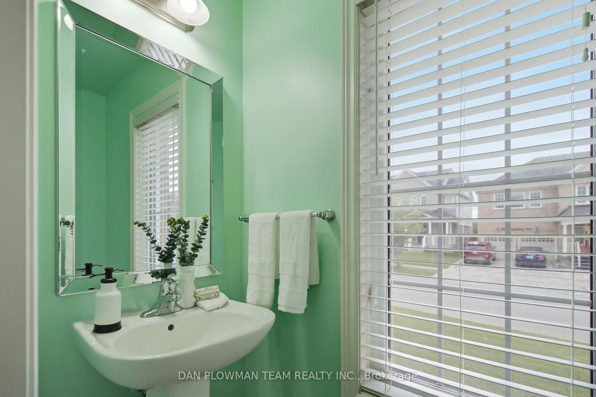 Photo 22 of 1995 Queensbury Drive, Oshawa, Taunton — HOMEH
