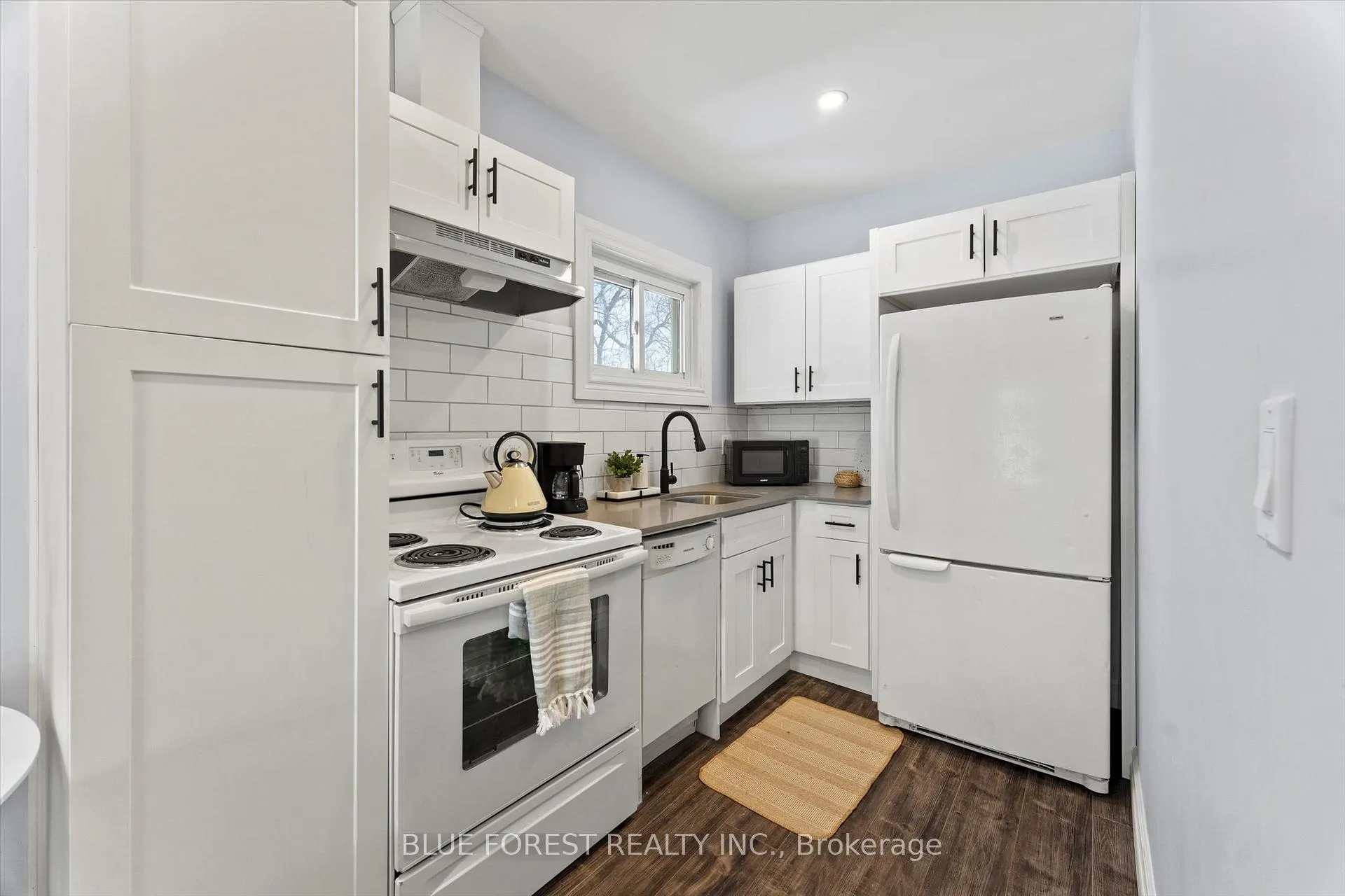 Front of Unit 4, 135 William Street N