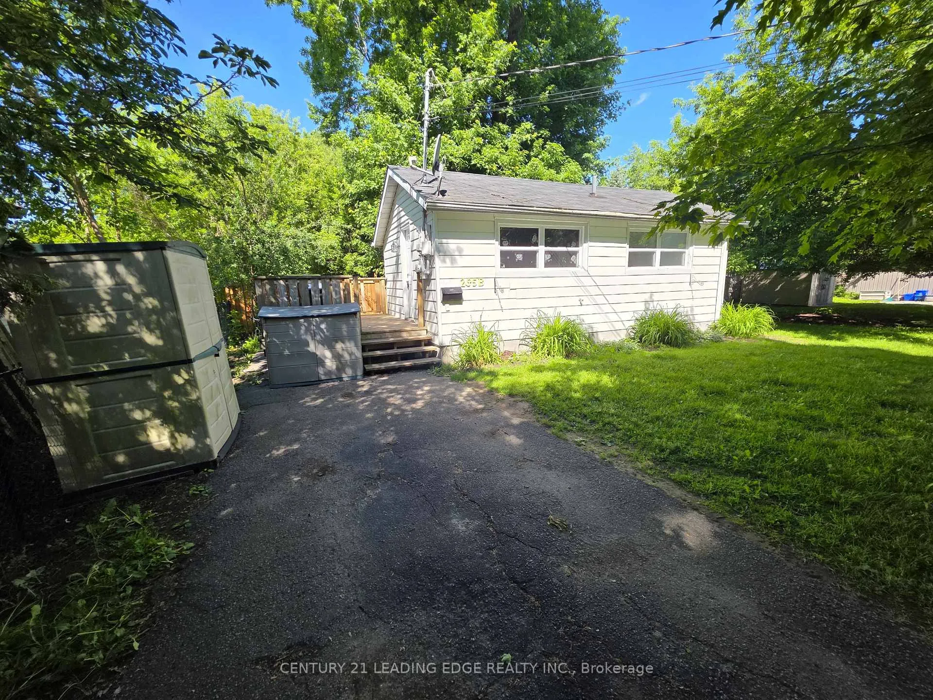 Photo 2 of Unit B, 235 Bayview Avenue, Georgina, Keswick South — HOMEH