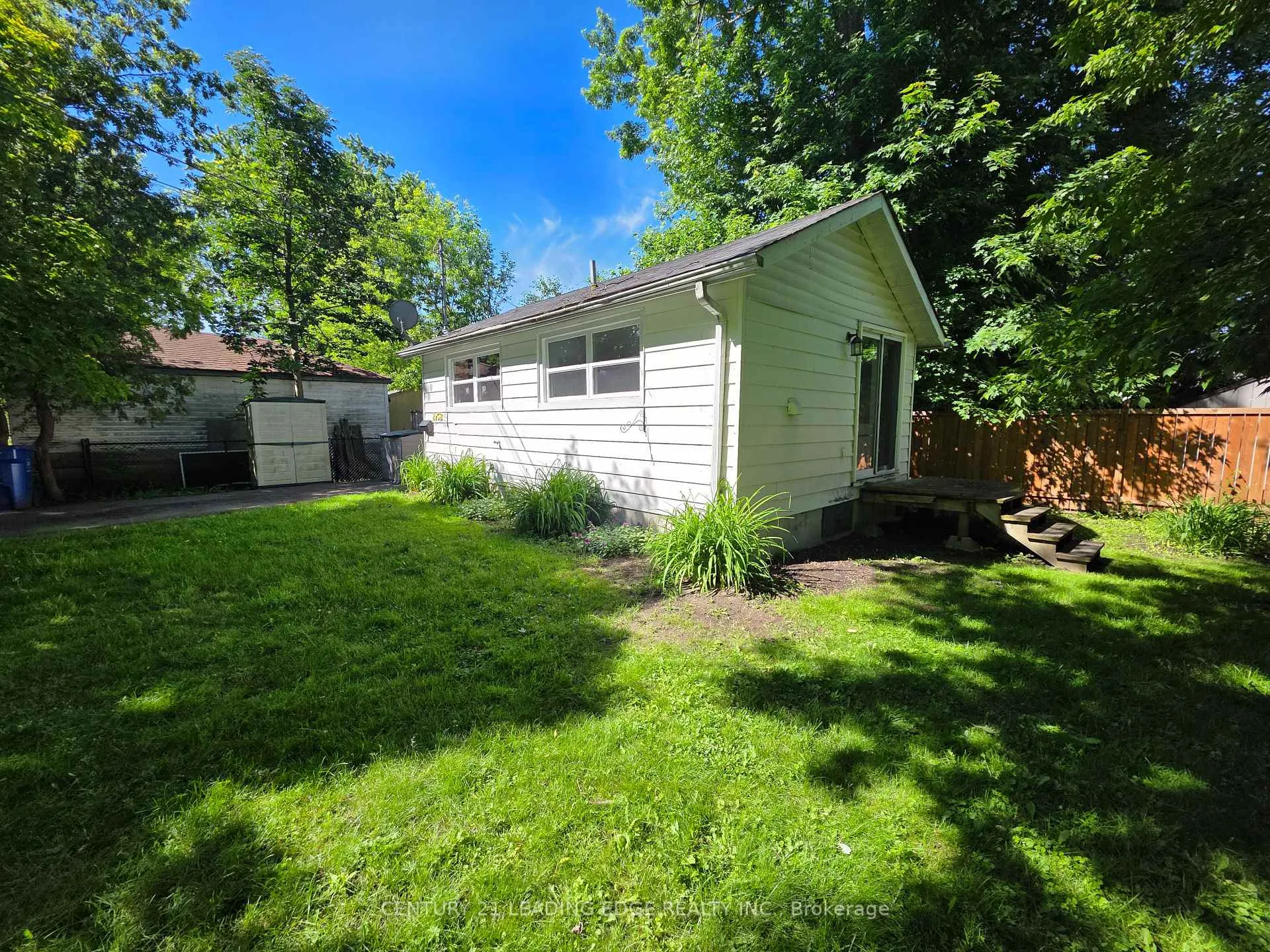 Photo 4 of Unit B, 235 Bayview Avenue, Georgina, Keswick South — HOMEH