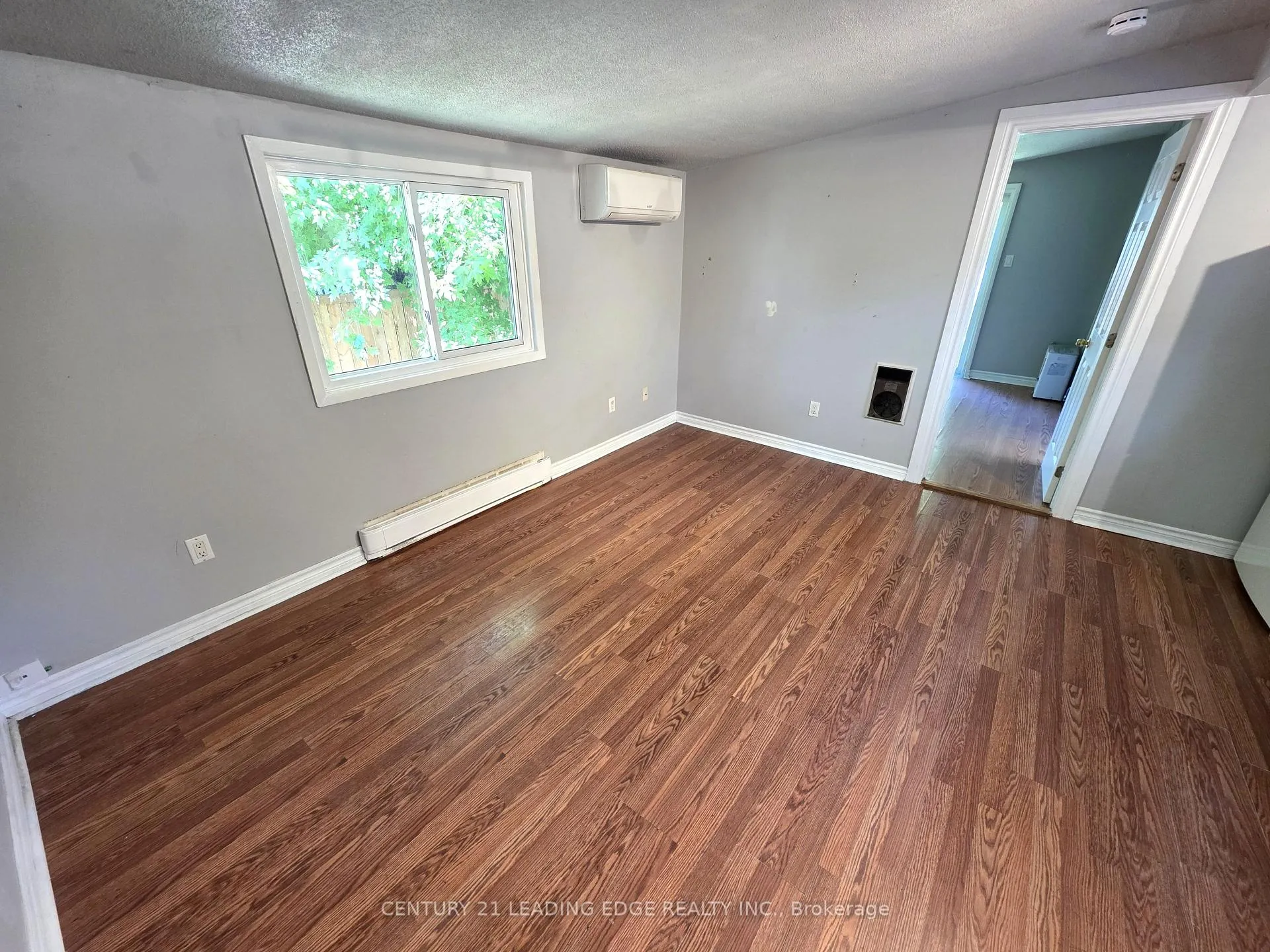 Photo 6 of Unit B, 235 Bayview Avenue, Georgina, Keswick South — HOMEH