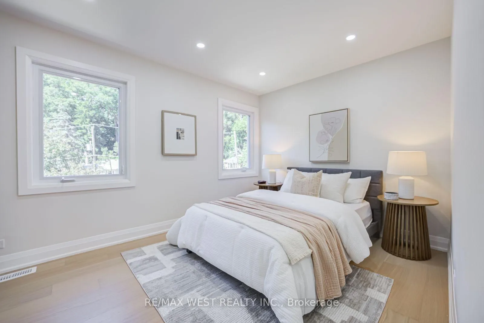 Photo 22 of 95 Glen Davis Crescent, Toronto, East End-Danforth — HOMEH