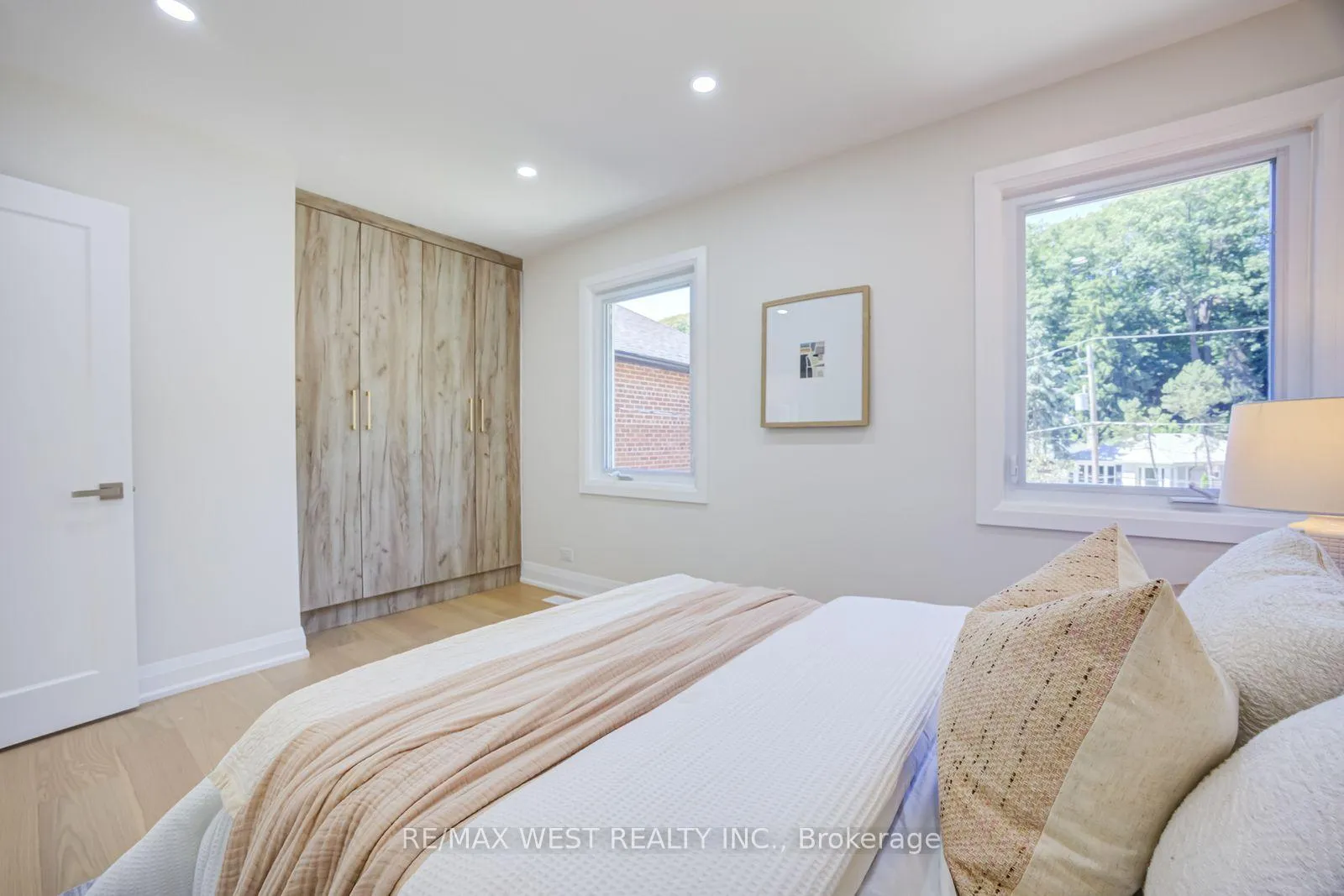 Photo 24 of 95 Glen Davis Crescent, Toronto, East End-Danforth — HOMEH
