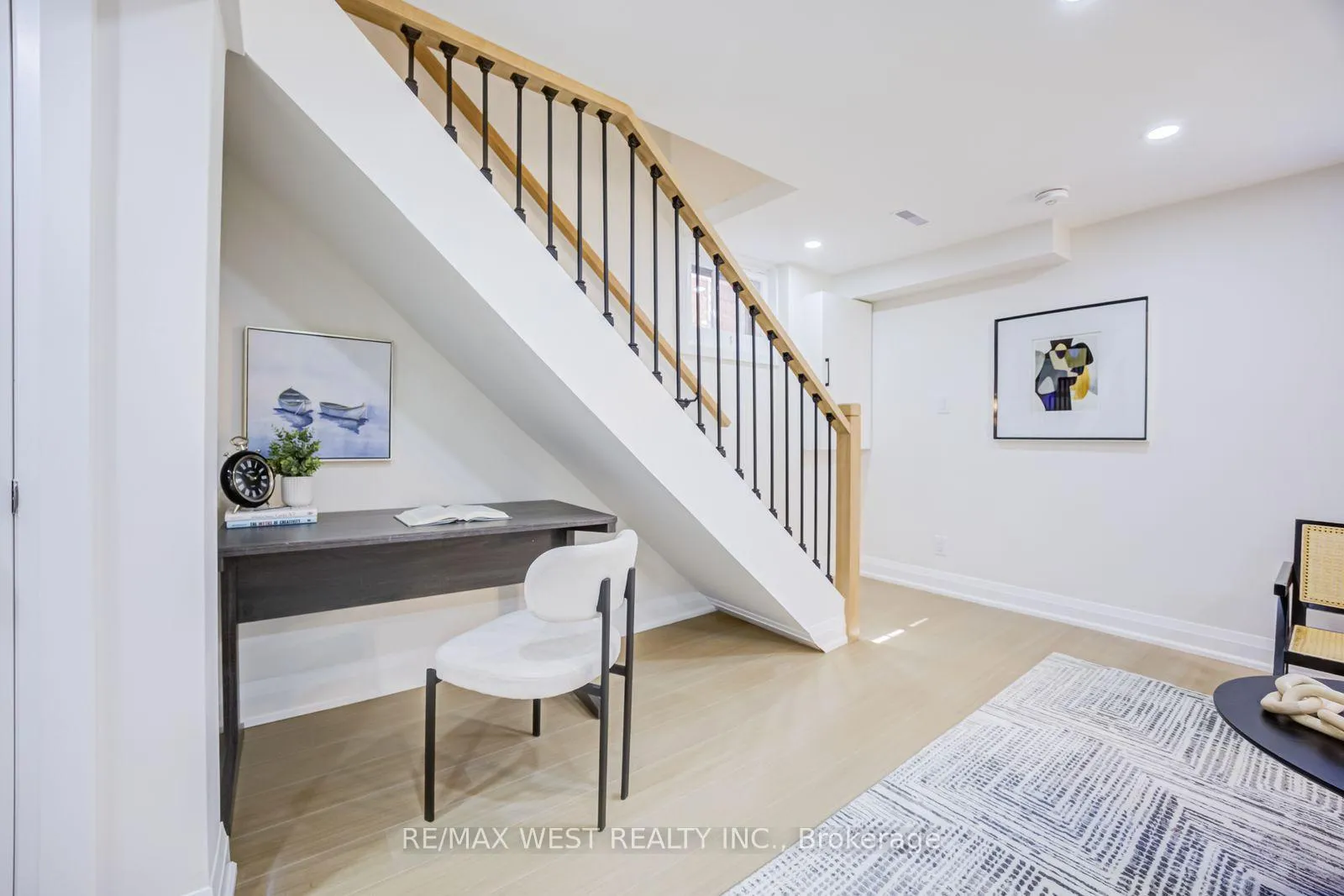 Photo 37 of 95 Glen Davis Crescent, Toronto, East End-Danforth — HOMEH