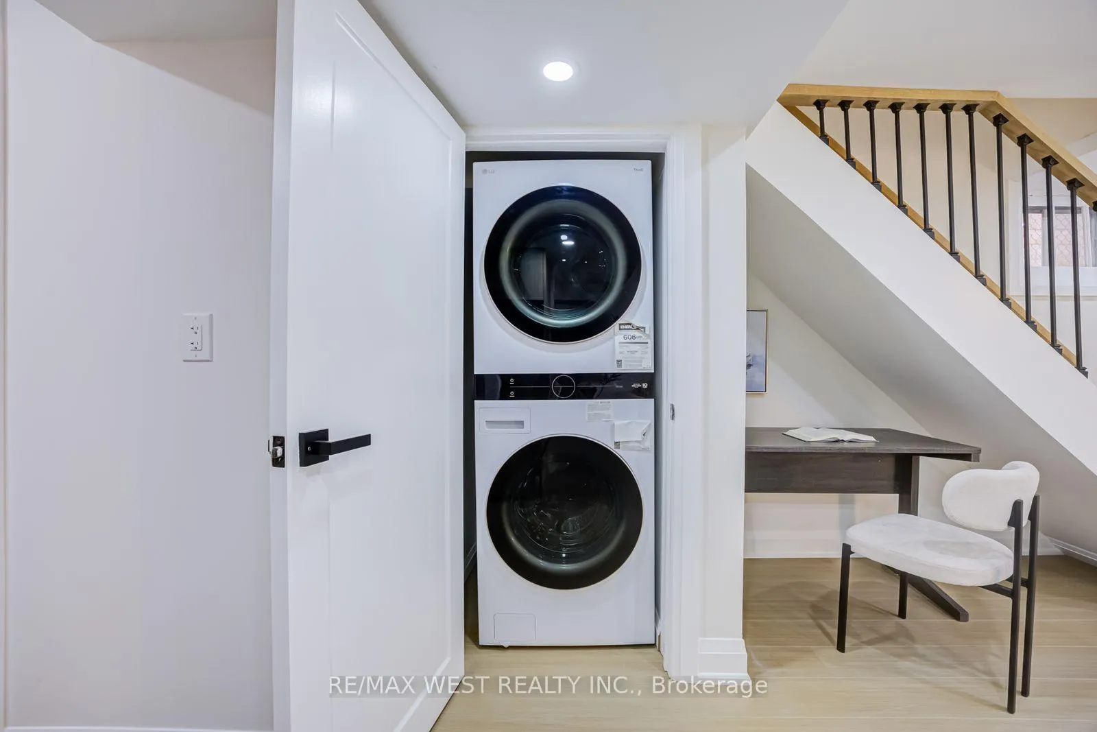 Photo 41 of 95 Glen Davis Crescent, Toronto, East End-Danforth — HOMEH