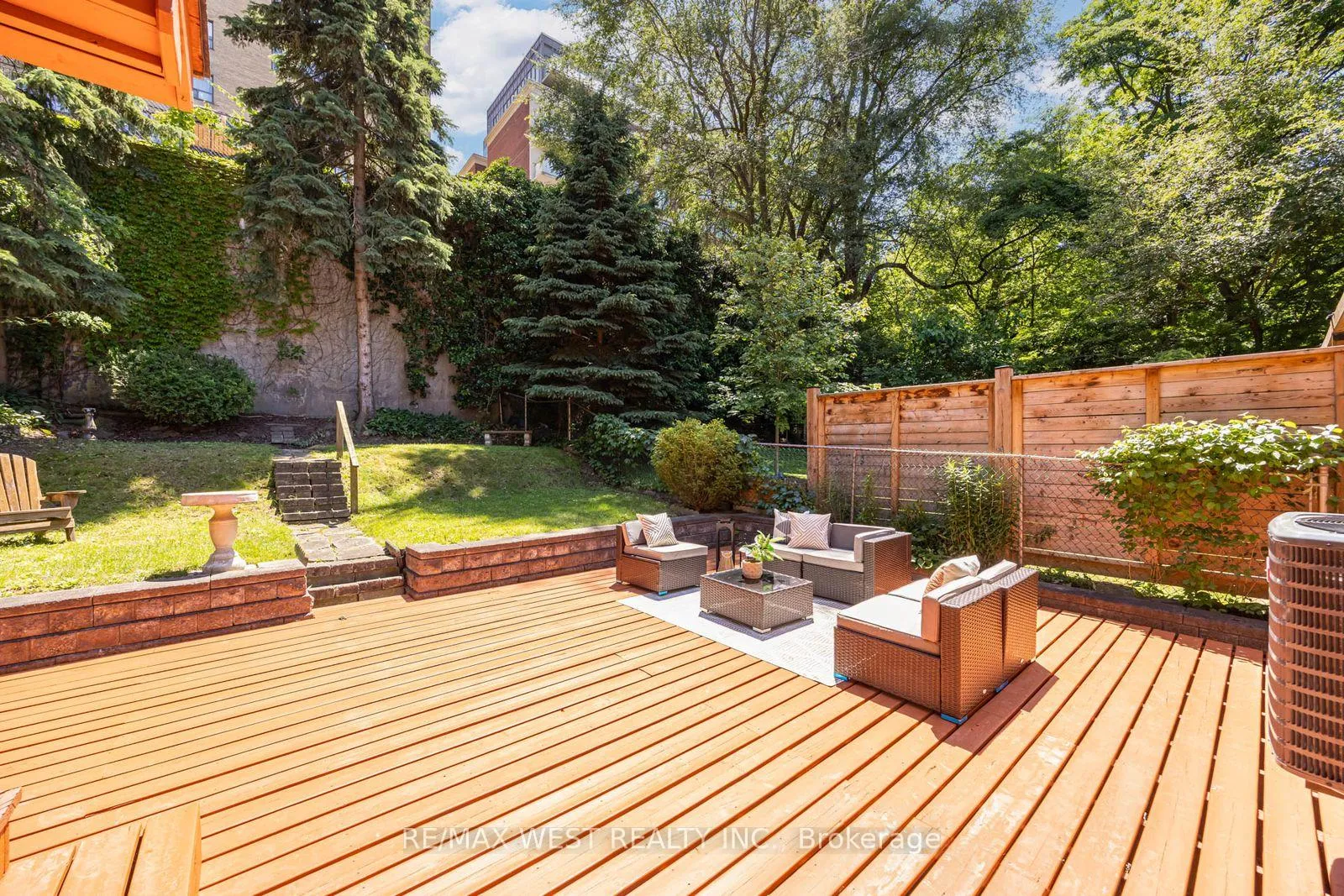 Photo 42 of 95 Glen Davis Crescent, Toronto, East End-Danforth — HOMEH