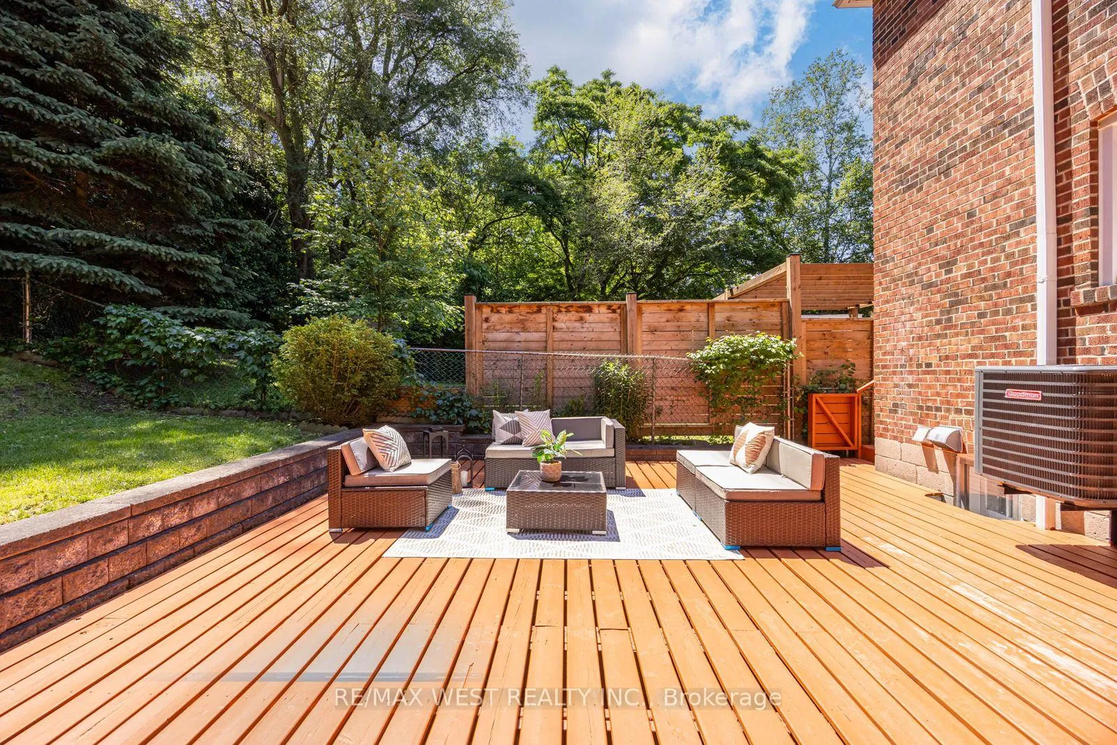 Photo 43 of 95 Glen Davis Crescent, Toronto, East End-Danforth — HOMEH