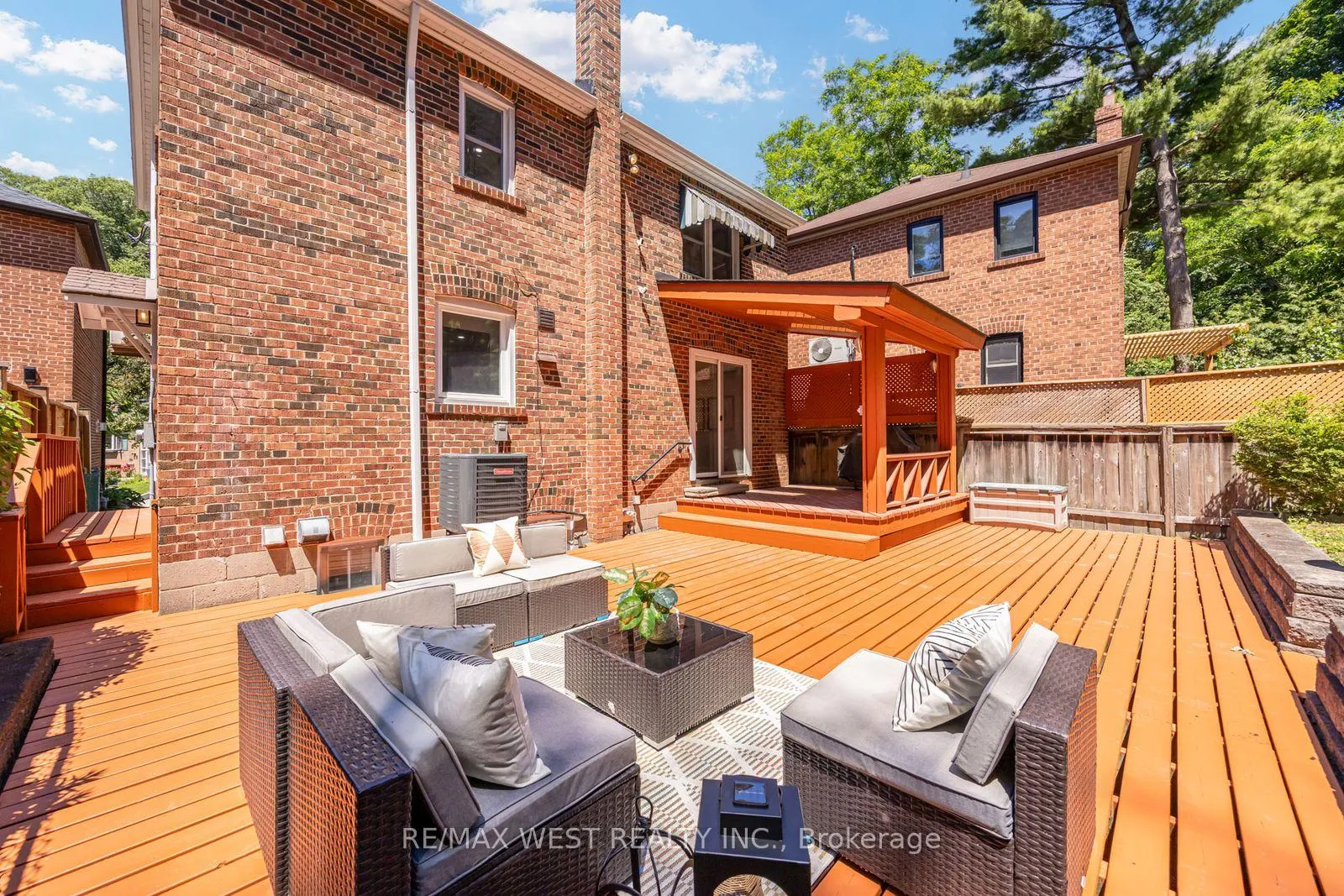 Photo 44 of 95 Glen Davis Crescent, Toronto, East End-Danforth — HOMEH