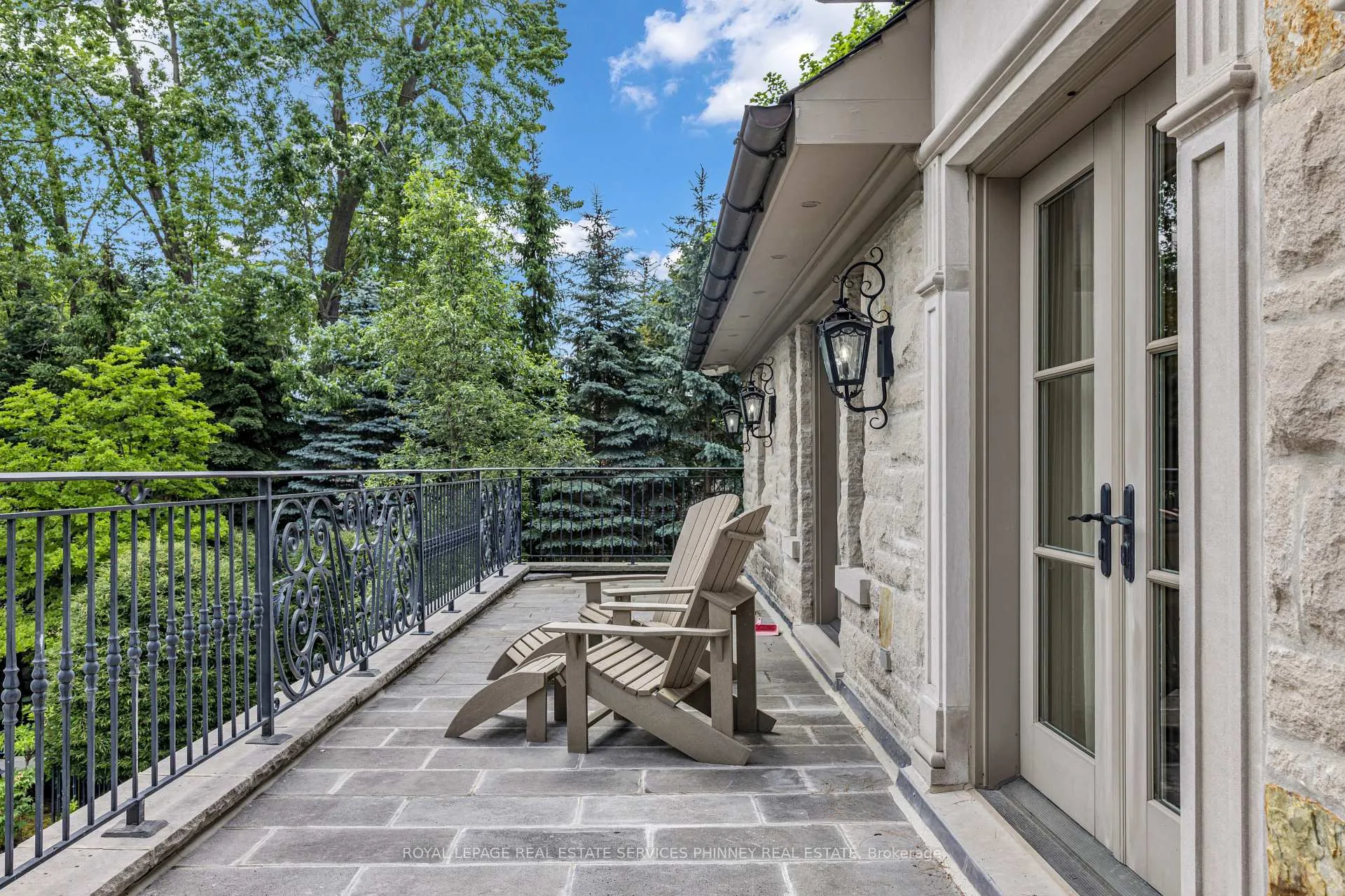 Photo 20 of 113 Maple Grove Drive, Oakville, Ford — HOMEH