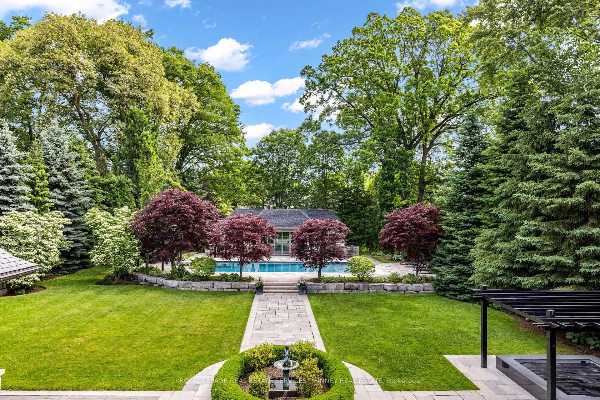 Photo 21 of 113 Maple Grove Drive, Oakville, Ford — HOMEH