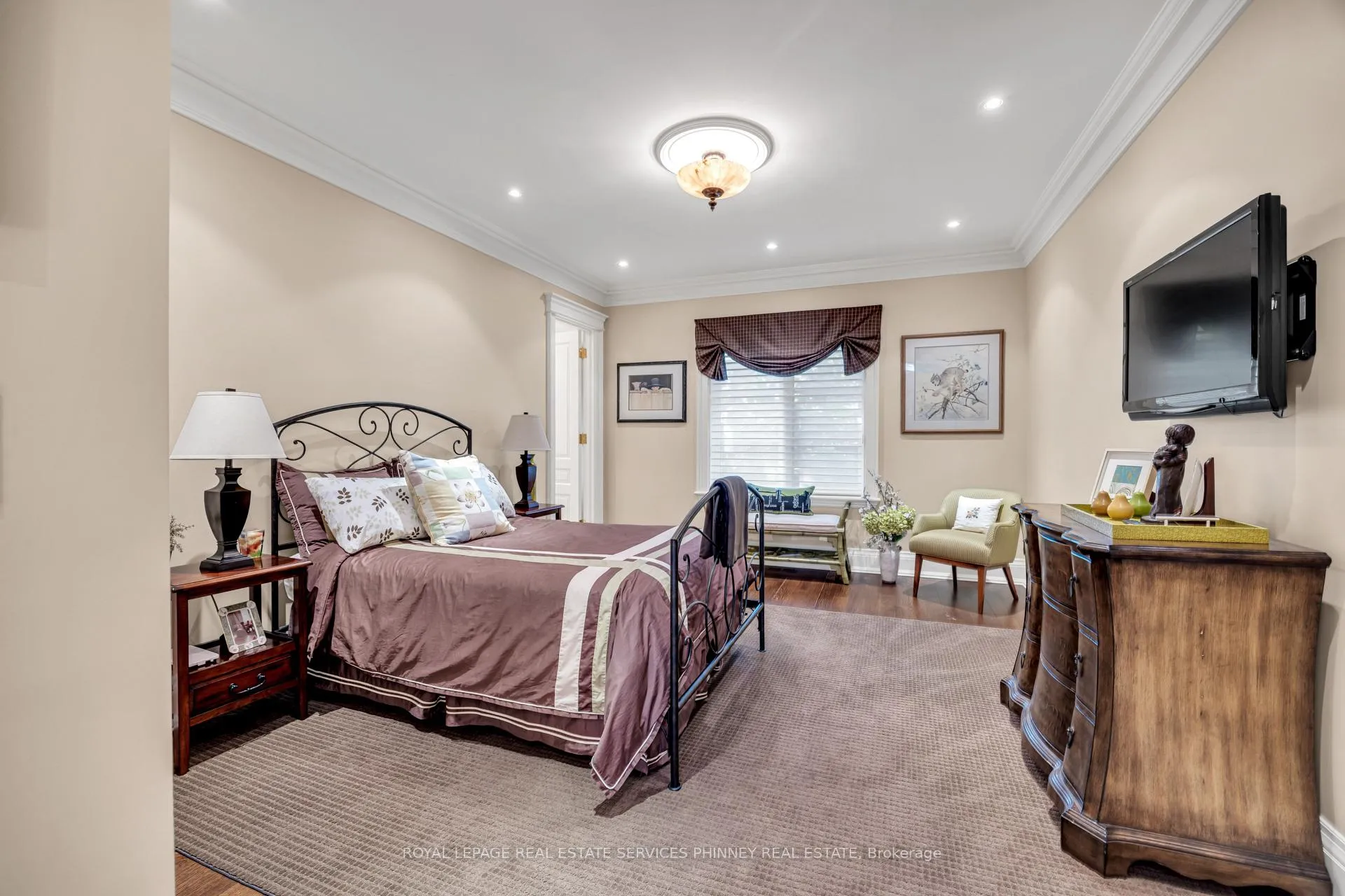 Photo 25 of 113 Maple Grove Drive, Oakville, Ford — HOMEH