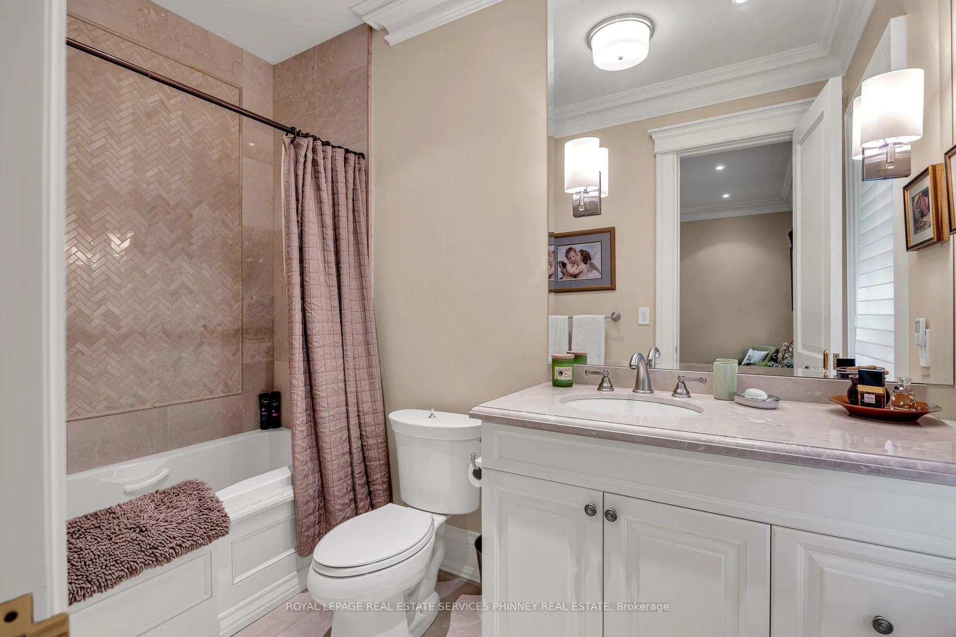 Photo 26 of 113 Maple Grove Drive, Oakville, Ford — HOMEH