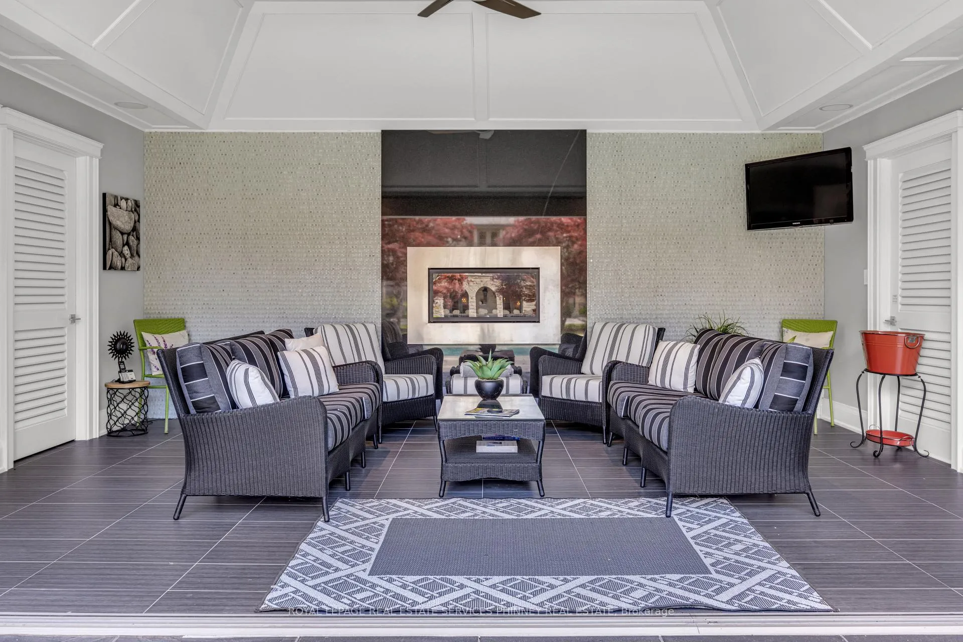 Photo 49 of 113 Maple Grove Drive, Oakville, Ford — HOMEH