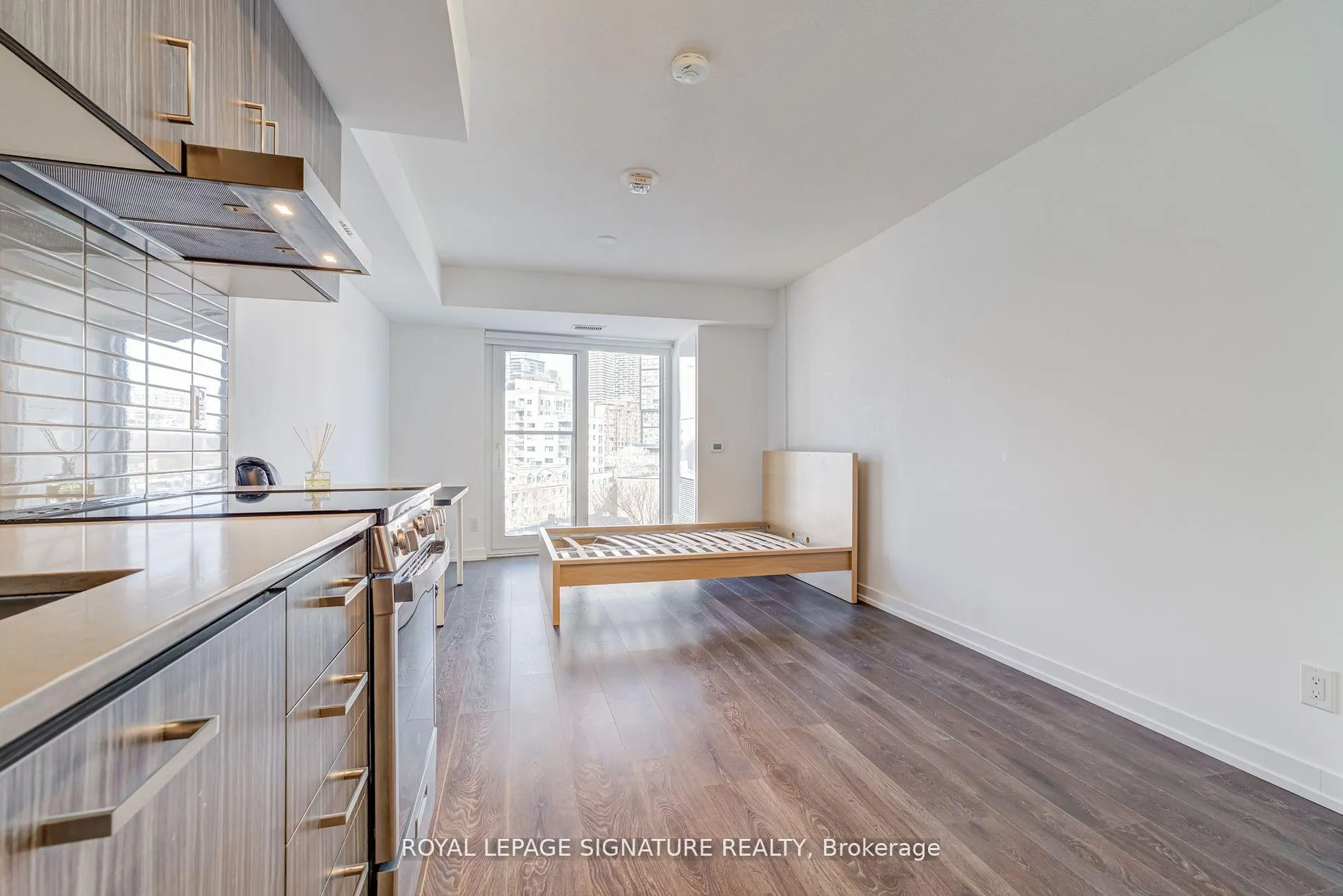Photo 7 of Unit 810, 219 Dundas Street E, Toronto, Moss Park — HOMEH