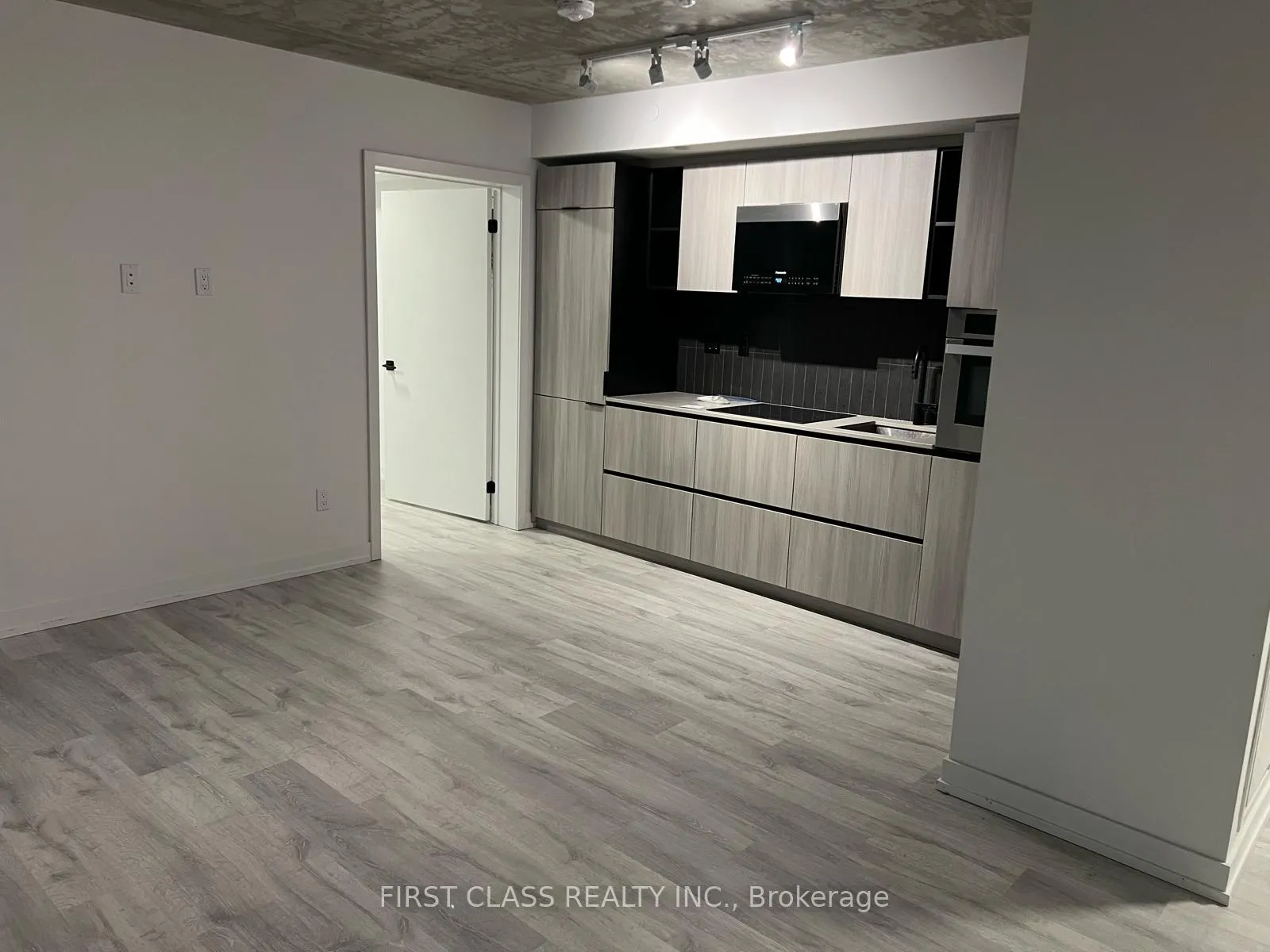 Photo 4 of Unit 806, 2 Augusta Avenue, Toronto, Kensington-Chinatown — HOMEH