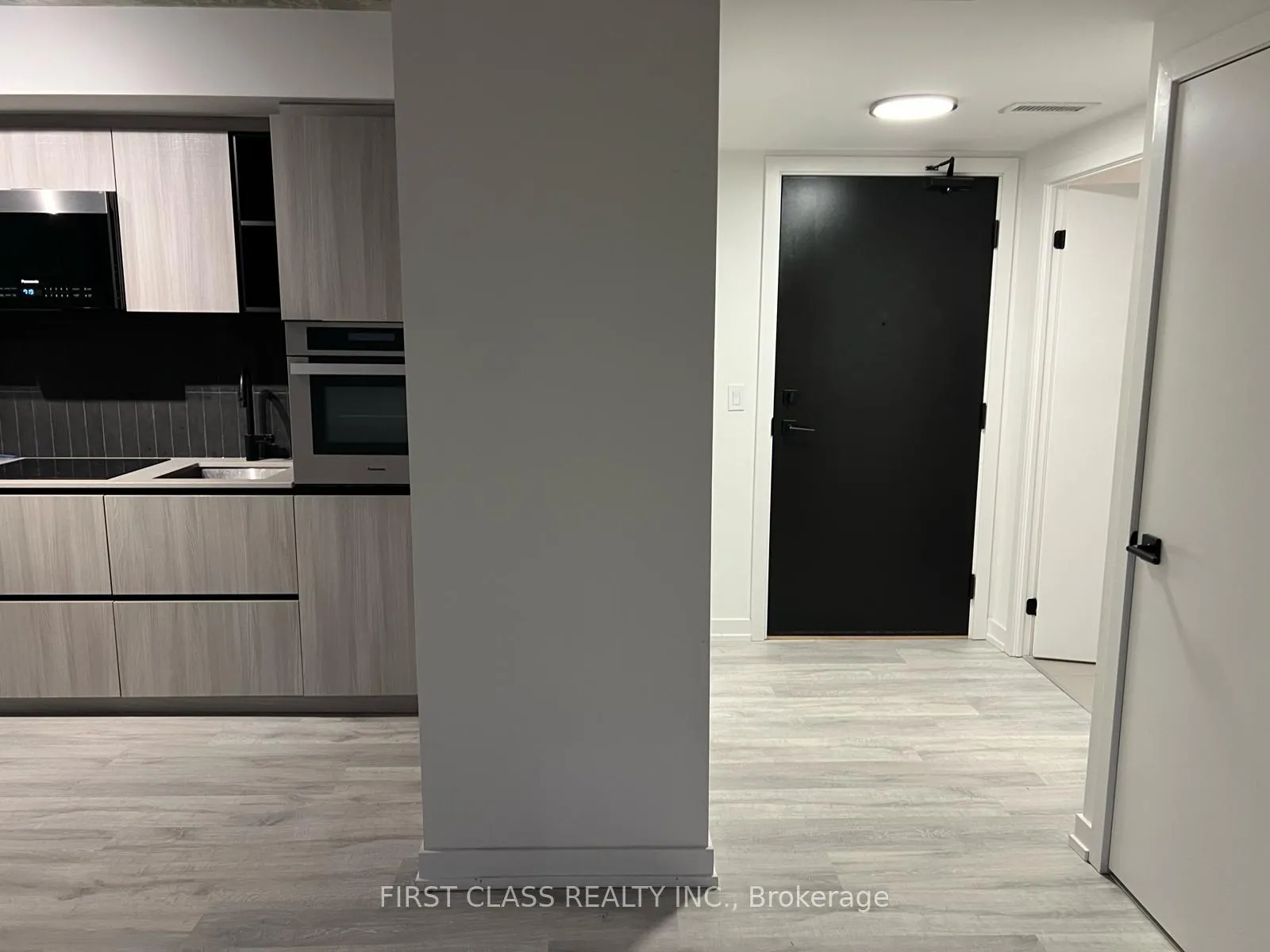 Photo 7 of Unit 806, 2 Augusta Avenue, Toronto, Kensington-Chinatown — HOMEH