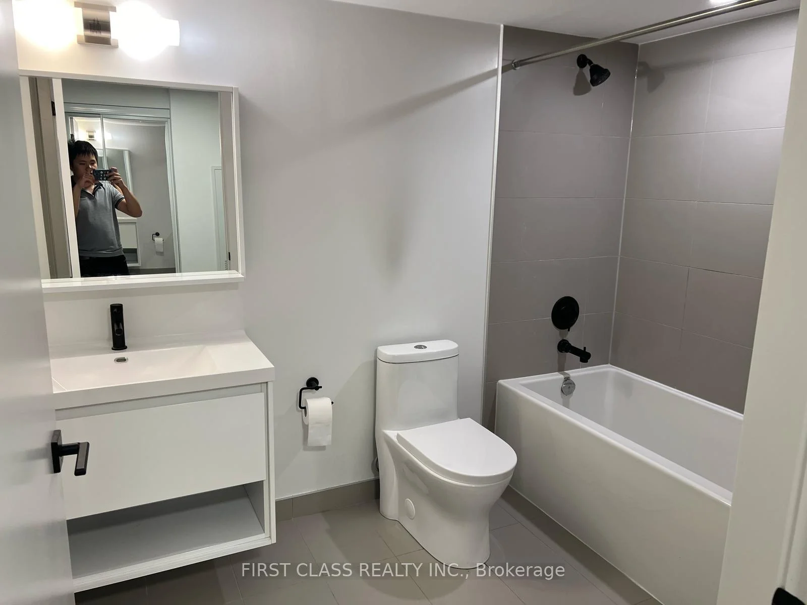 Photo 15 of Unit 806, 2 Augusta Avenue, Toronto, Kensington-Chinatown — HOMEH