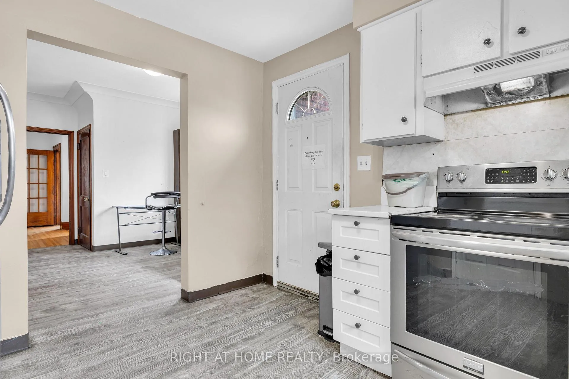 Photo 6 of 321 Rankin Avenue, Windsor, Windsor University District — HOMEH