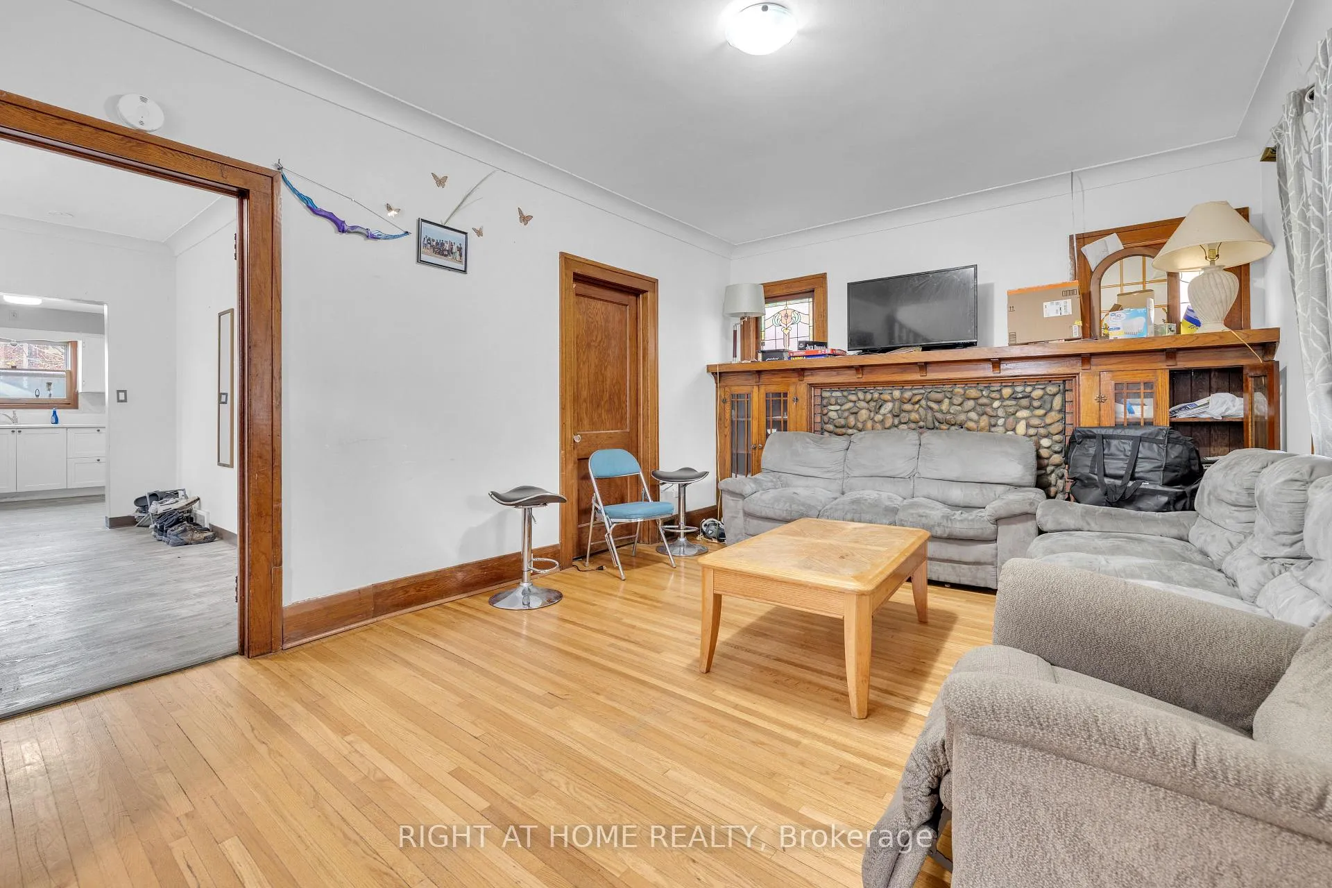 Photo 10 of 321 Rankin Avenue, Windsor, Windsor University District — HOMEH