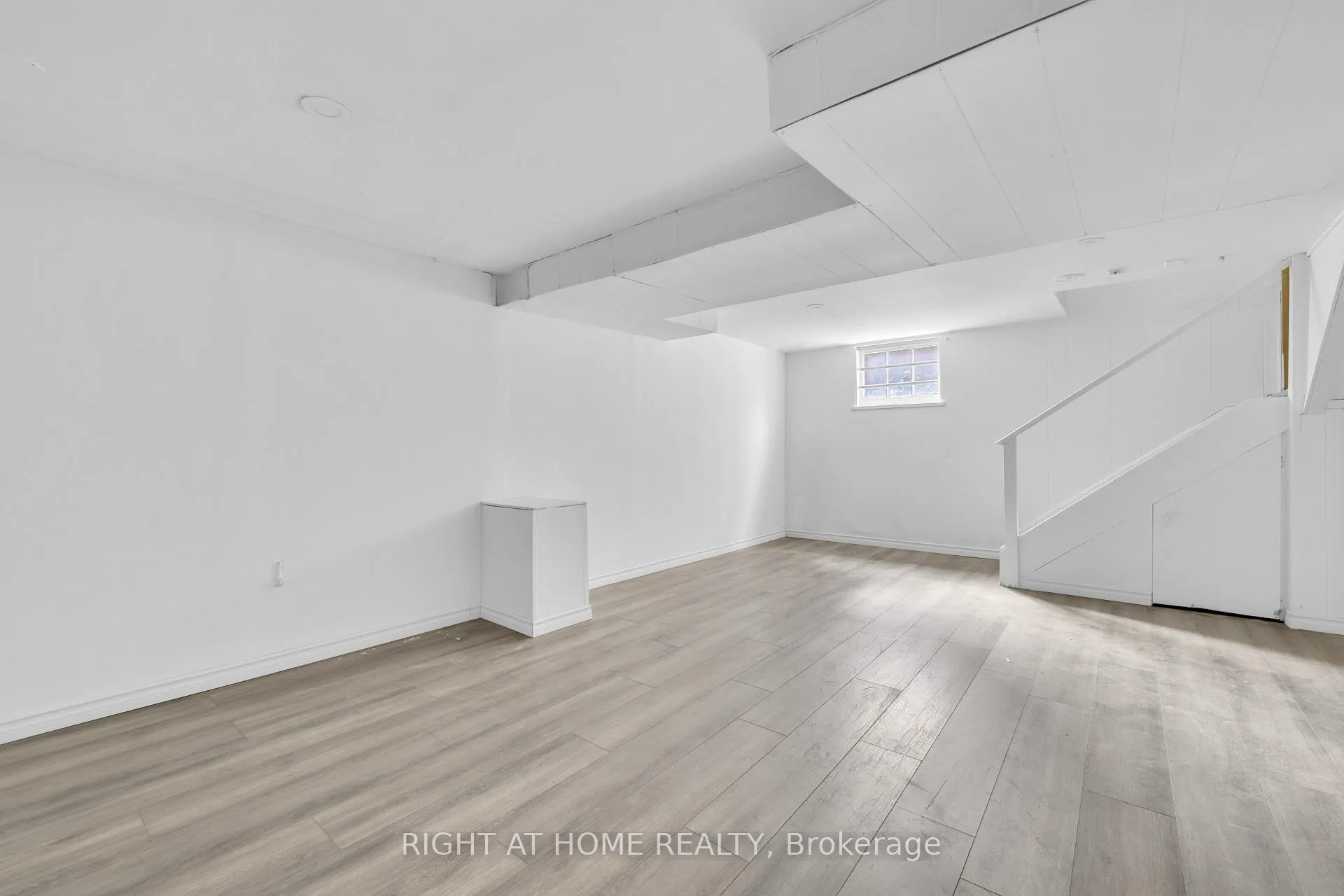 Photo 15 of 321 Rankin Avenue, Windsor, Windsor University District — HOMEH