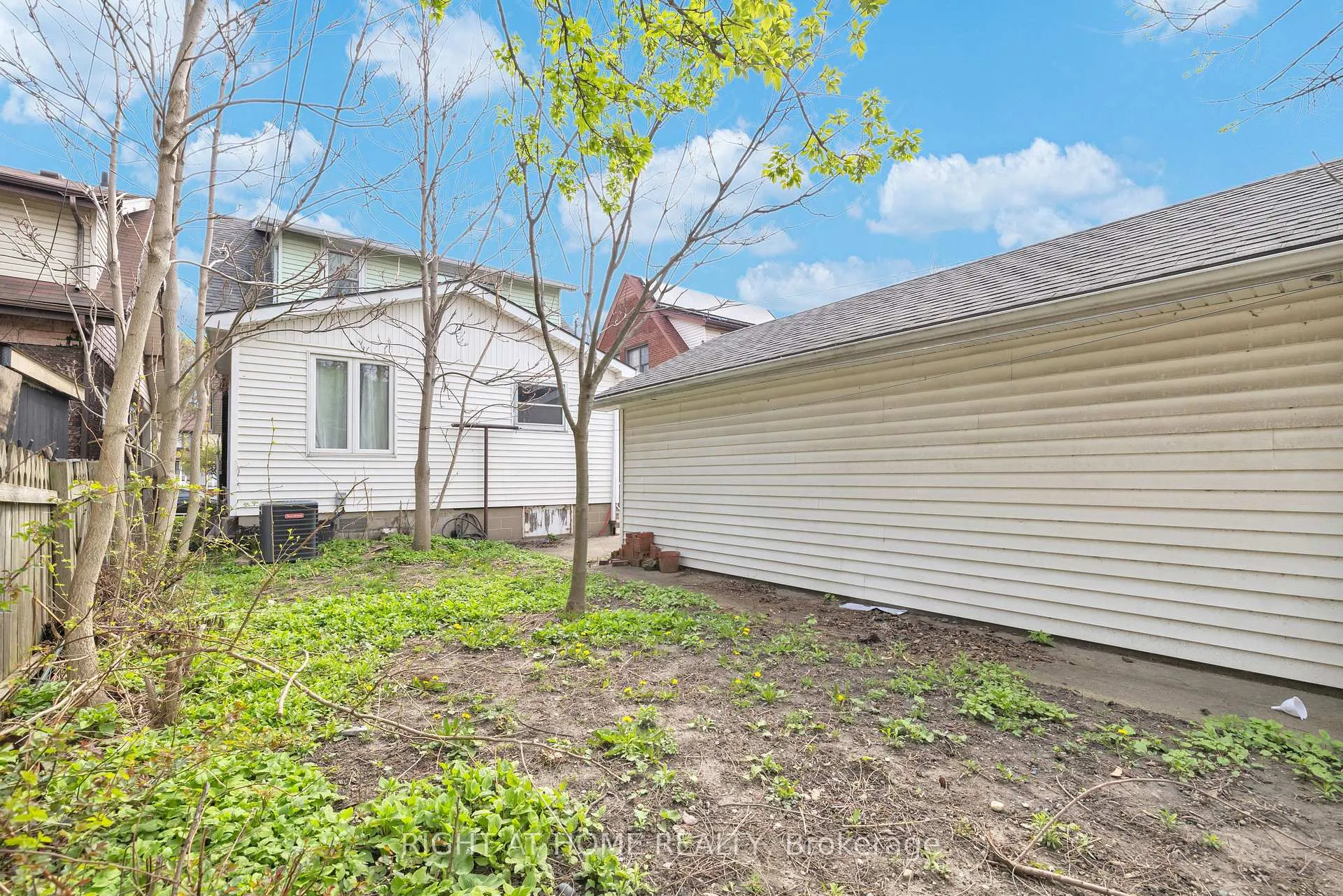 Photo 18 of 321 Rankin Avenue, Windsor, Windsor University District — HOMEH