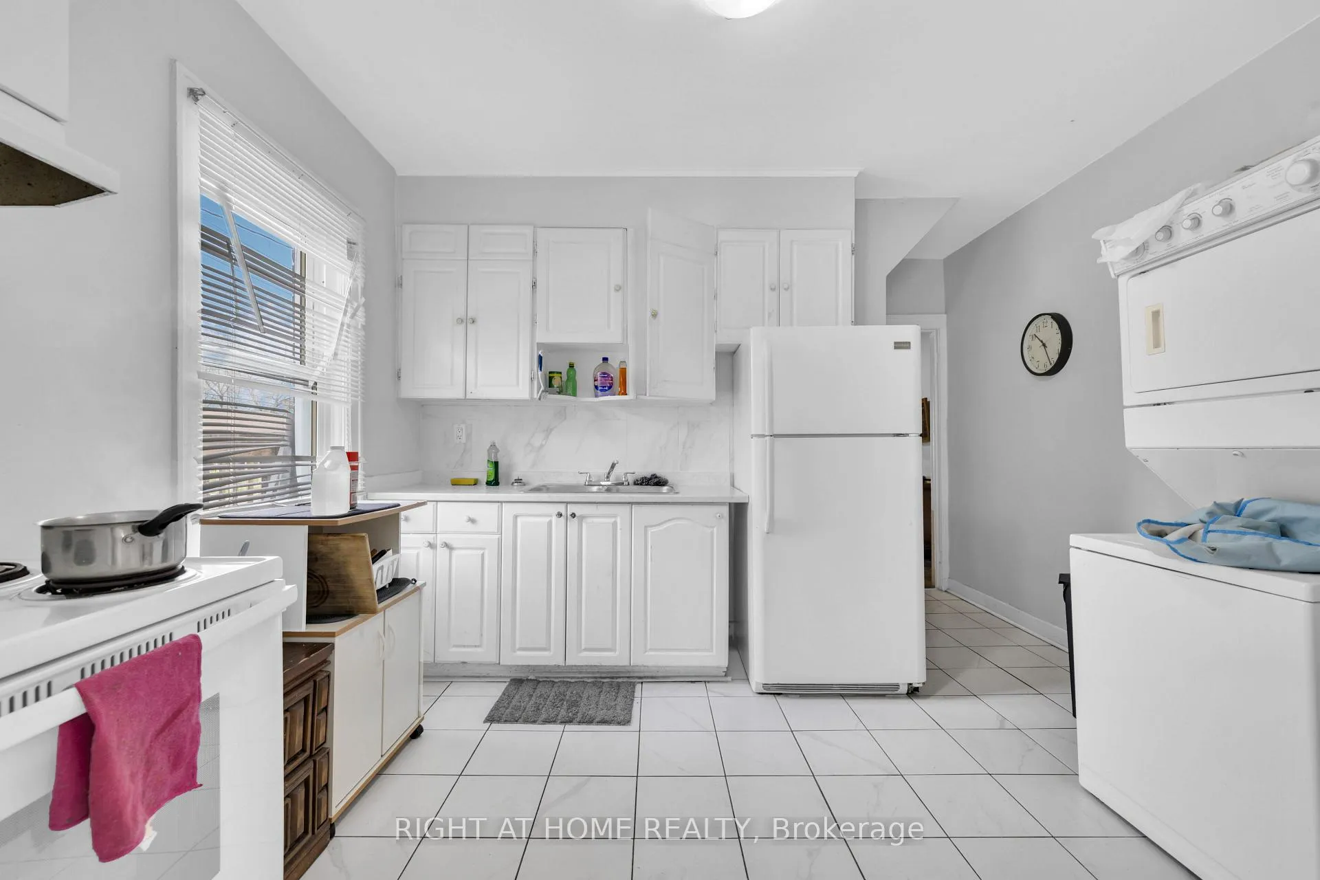 Photo 5 of 3497 Peter Street, Windsor, Sandwich — HOMEH