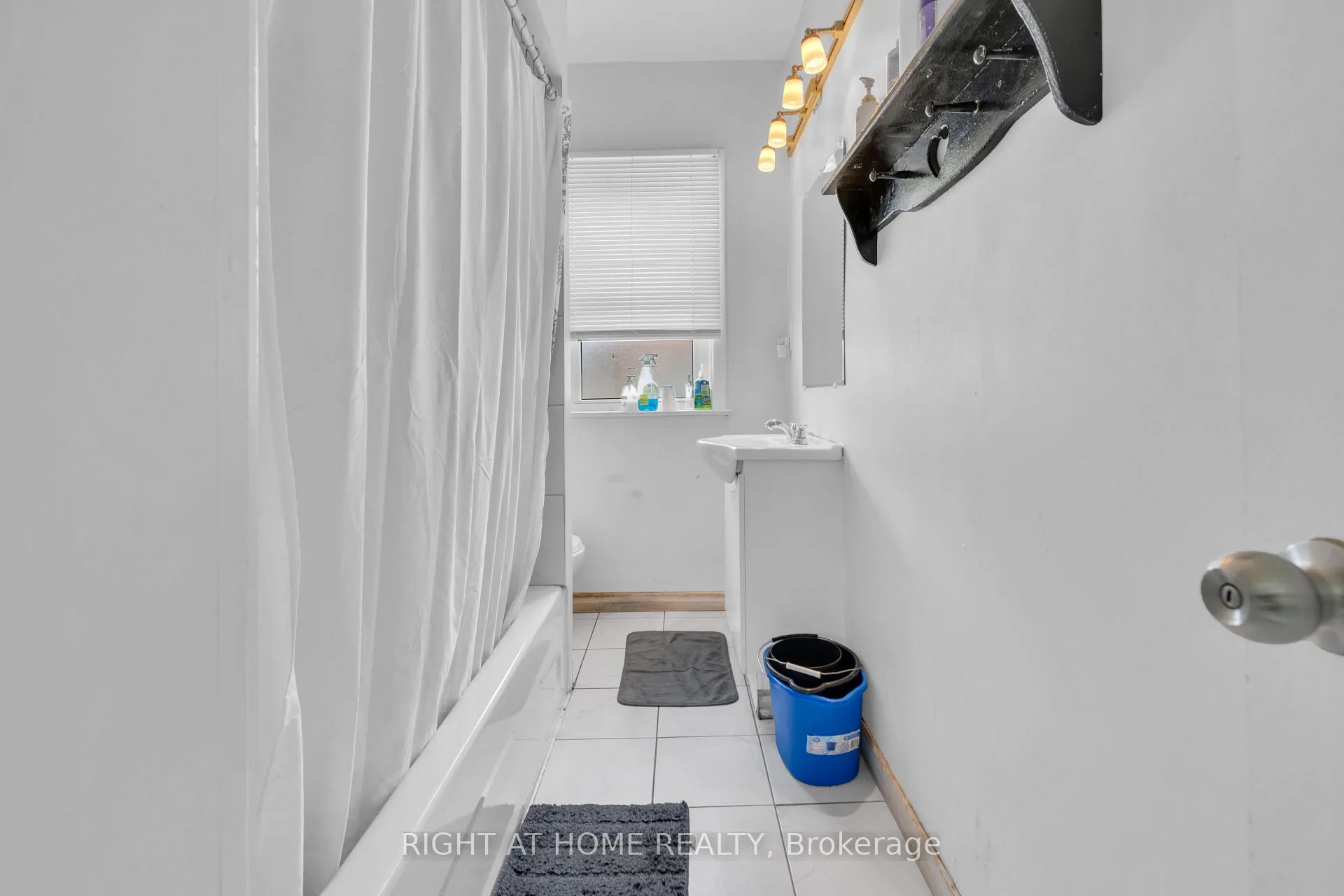 Photo 6 of 3497 Peter Street, Windsor, Sandwich — HOMEH