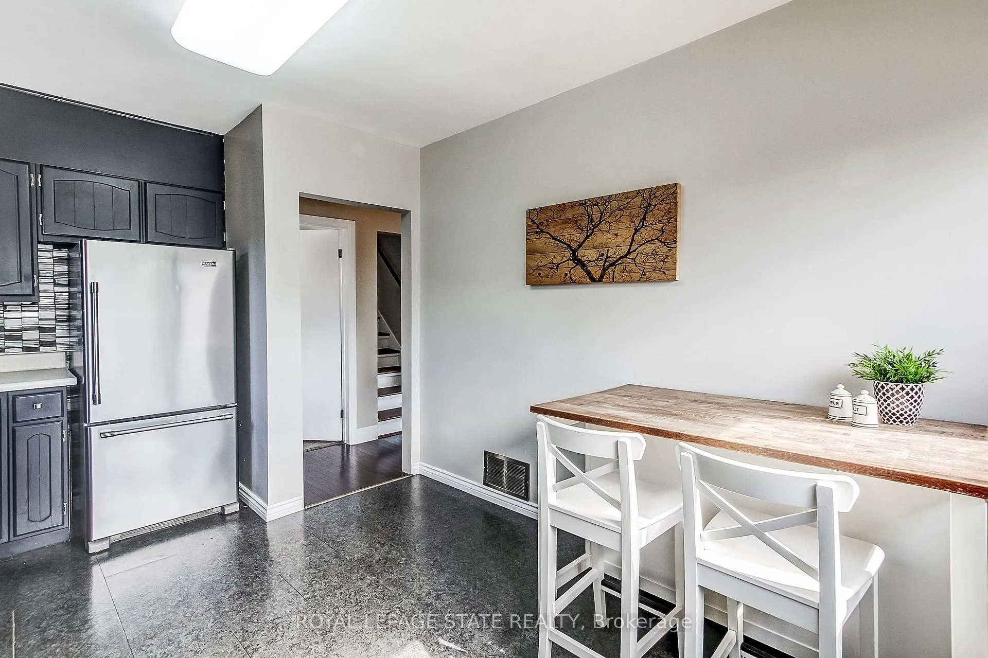 Photo 10 of 28 Delena Avenue S, Hamilton, McQuesten — HOMEH
