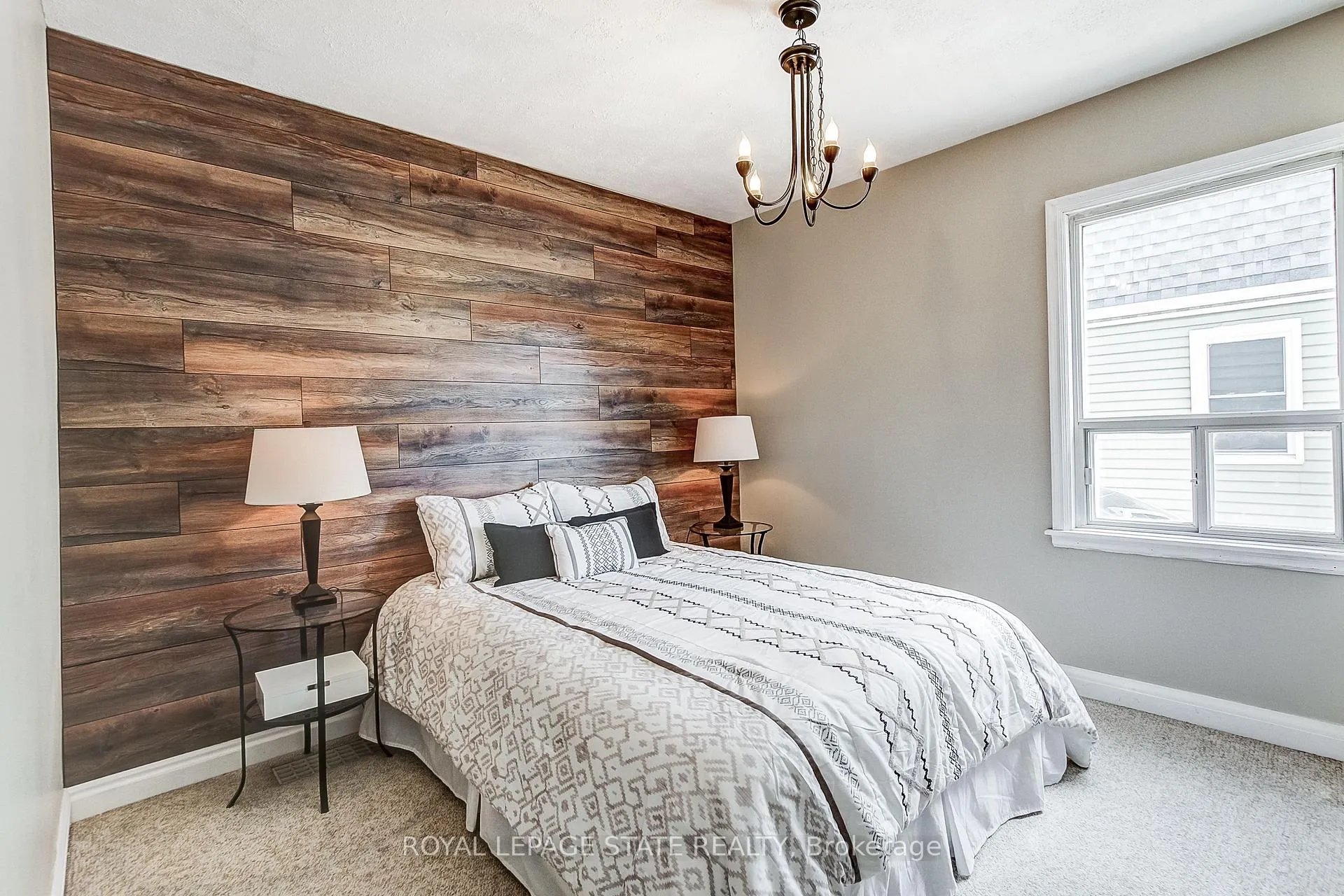 Photo 11 of 28 Delena Avenue S, Hamilton, McQuesten — HOMEH