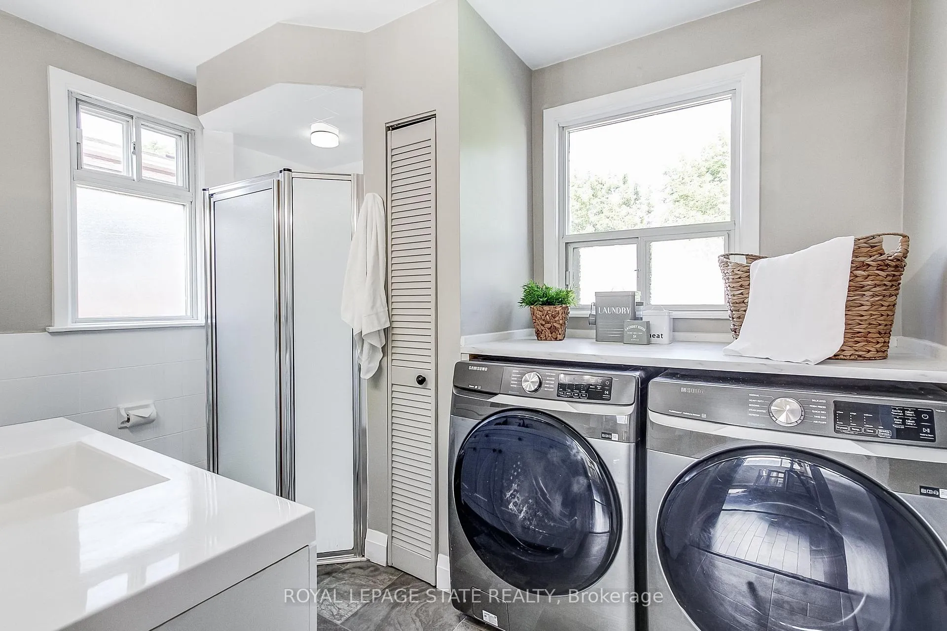 Photo 13 of 28 Delena Avenue S, Hamilton, McQuesten — HOMEH