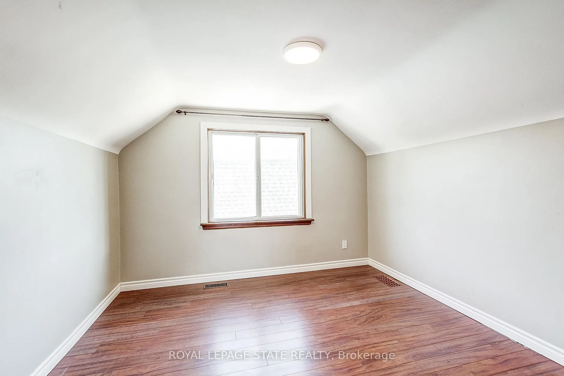Photo 18 of 28 Delena Avenue S, Hamilton, McQuesten — HOMEH