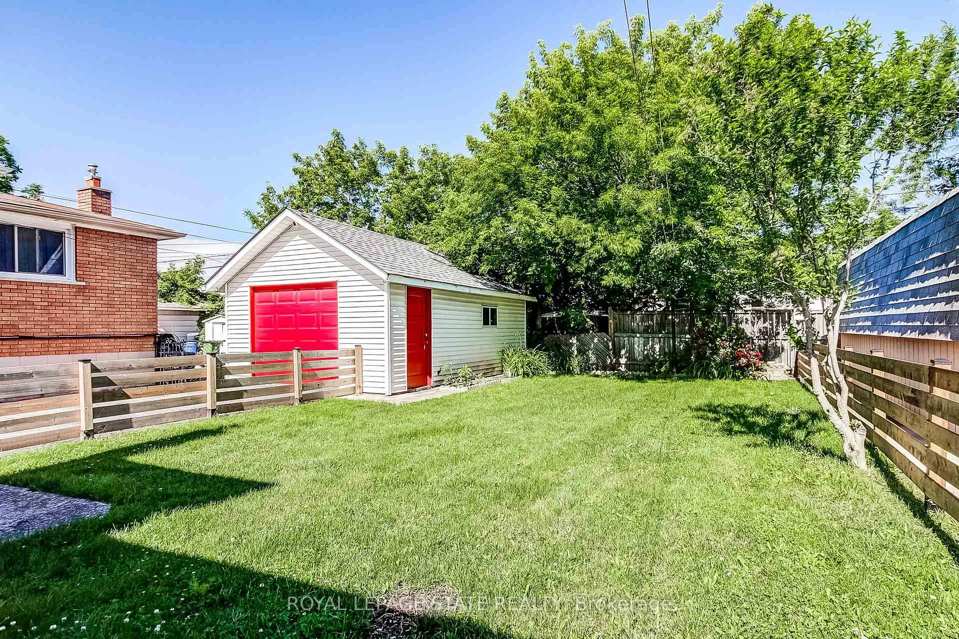 Photo 21 of 28 Delena Avenue S, Hamilton, McQuesten — HOMEH