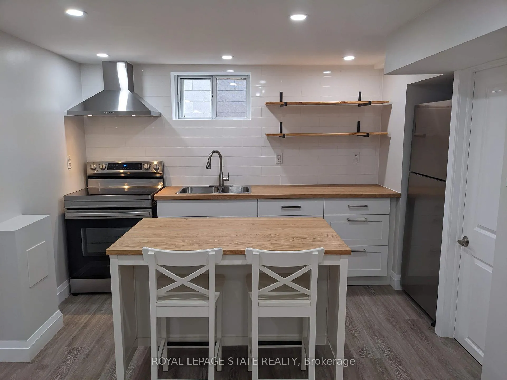 Photo 25 of 28 Delena Avenue S, Hamilton, McQuesten — HOMEH