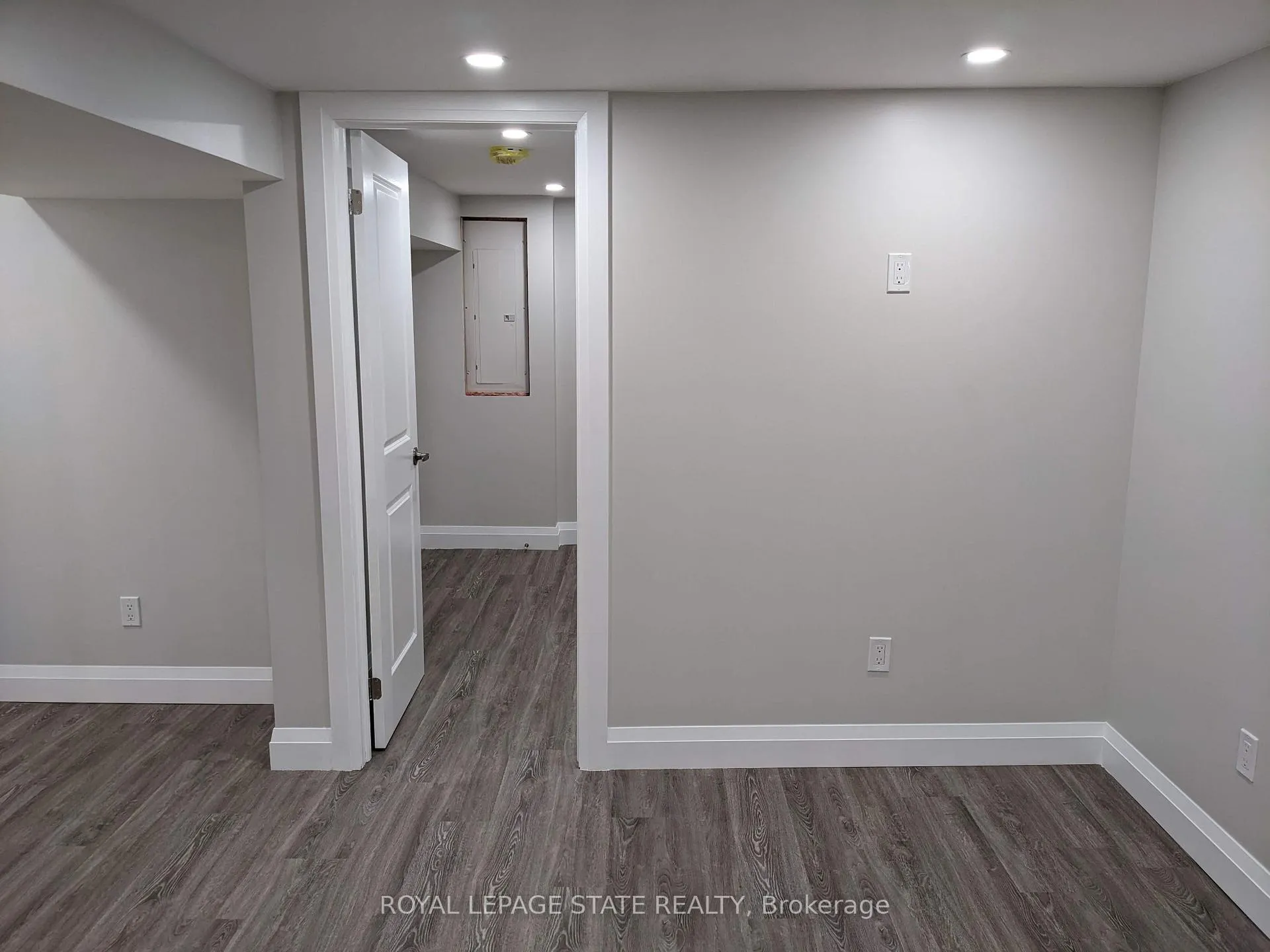 Photo 27 of 28 Delena Avenue S, Hamilton, McQuesten — HOMEH