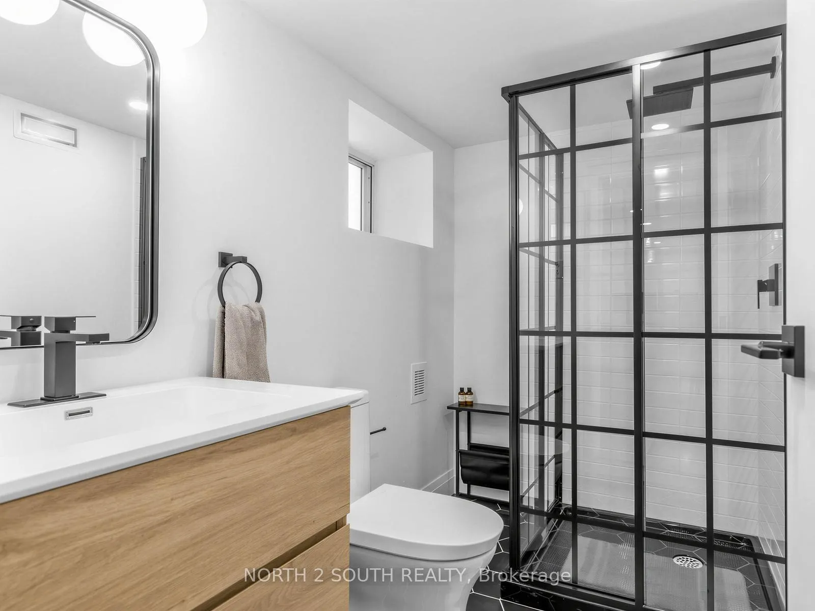 Photo 30 of 68 Hounslow Heath Road, Toronto, Weston-Pellam Park — HOMEH