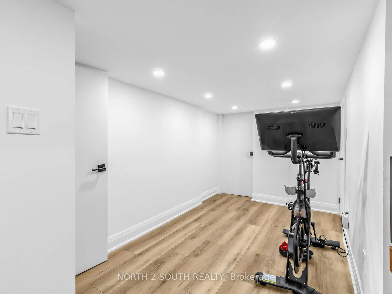 Photo 34 of 68 Hounslow Heath Road, Toronto, Weston-Pellam Park — HOMEH
