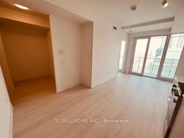 Photo 8 of Unit 1313, 3900 Confederation Parkway, Mississauga, City Centre — HOMEH