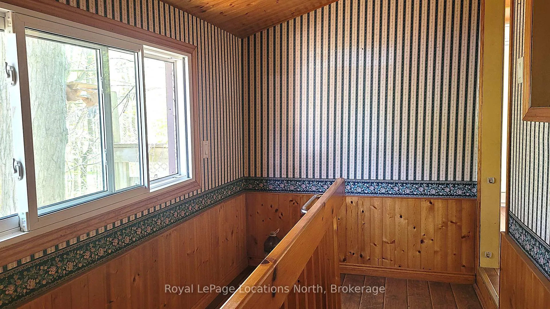 Photo 17 of 25 Balmoral Avenue, Tiny, Rural Tiny — HOMEH