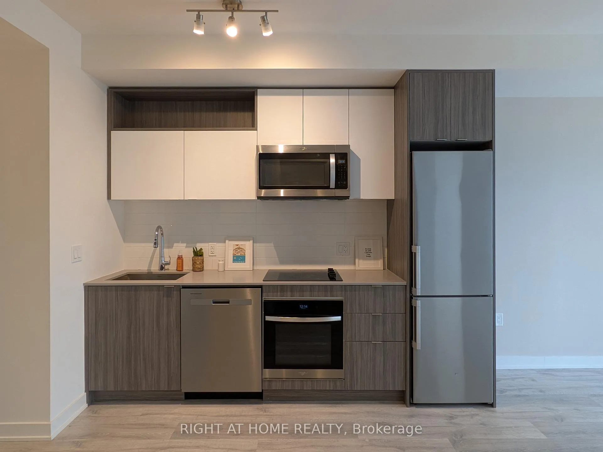 Photo 2 of Unit 2715, 70 Princess Street, Toronto, Moss Park — HOMEH