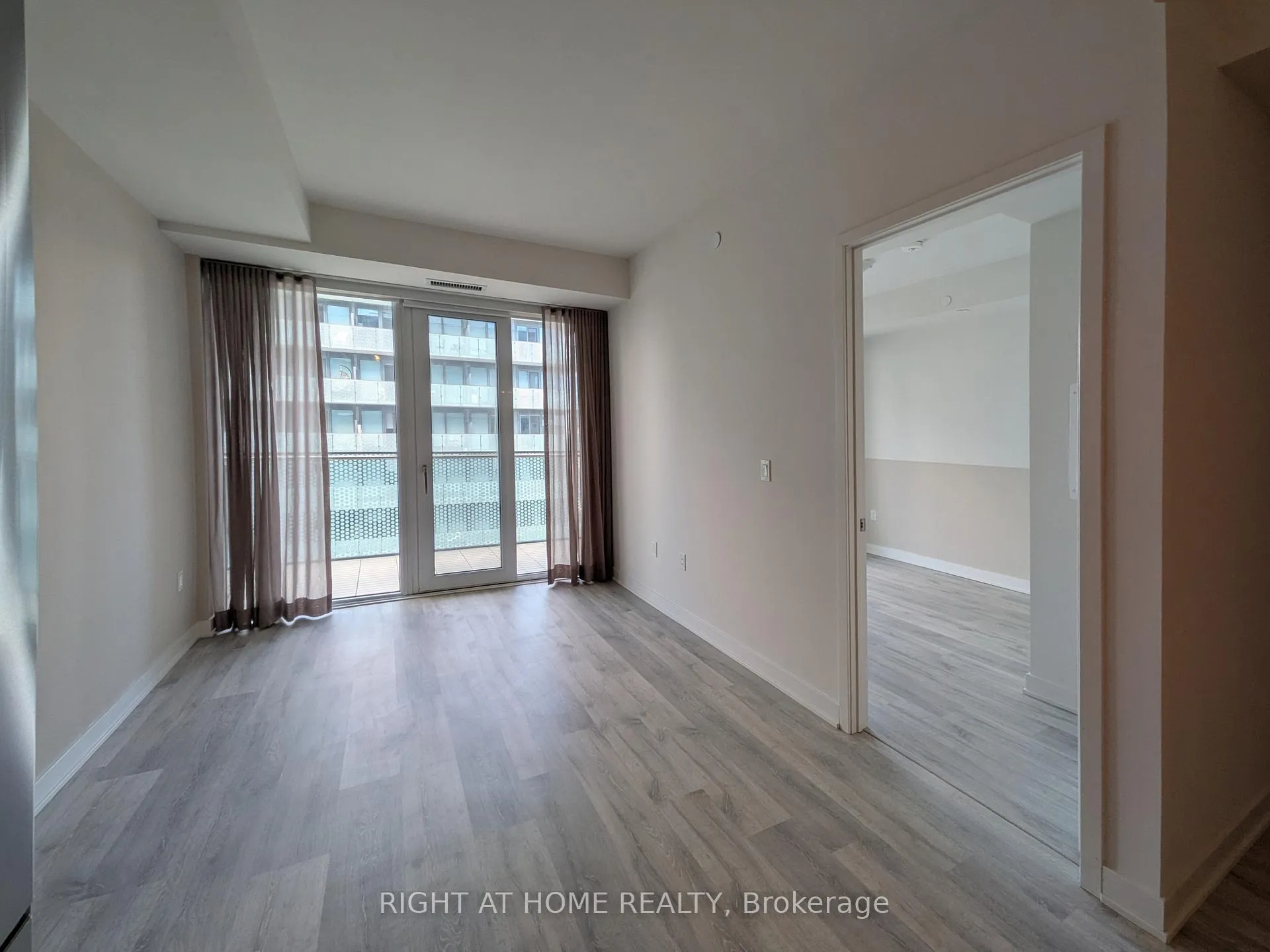 Photo 7 of Unit 2715, 70 Princess Street, Toronto, Moss Park — HOMEH