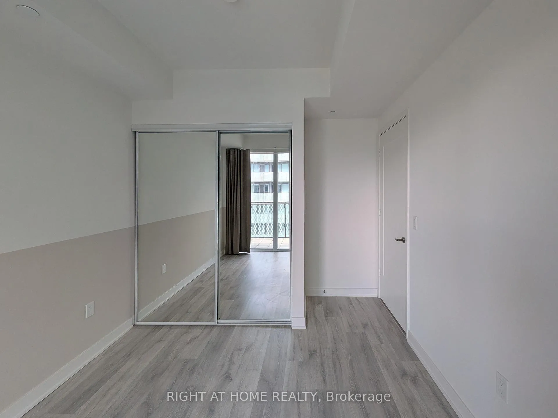 Photo 9 of Unit 2715, 70 Princess Street, Toronto, Moss Park — HOMEH