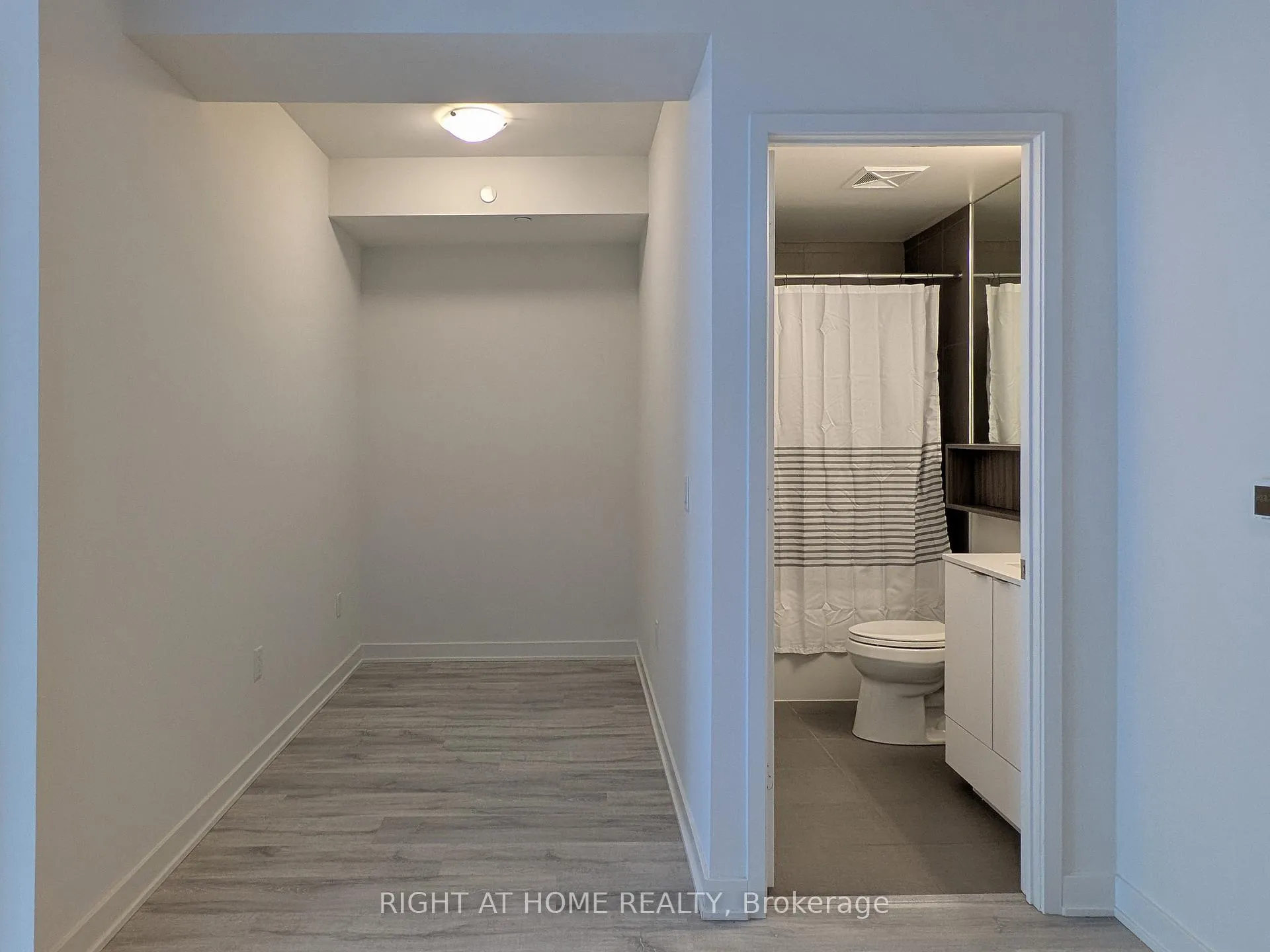 Photo 11 of Unit 2715, 70 Princess Street, Toronto, Moss Park — HOMEH