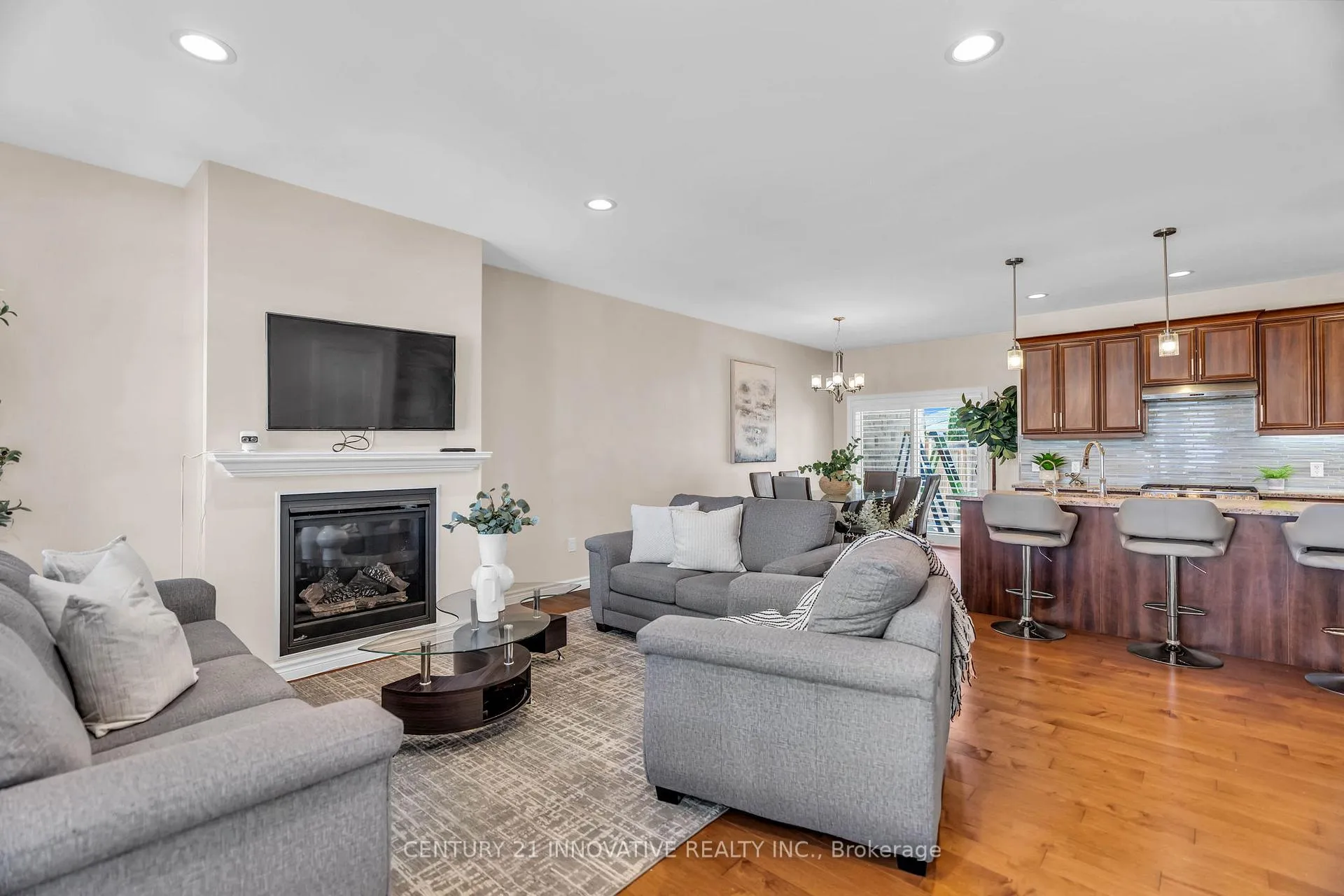 Photo 4 of 212 Summerset Place, Chatham-Kent — HOMEH