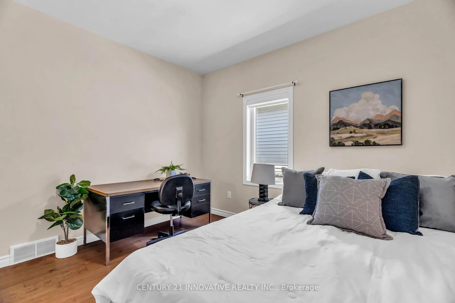 Photo 25 of 212 Summerset Place, Chatham-Kent — HOMEH