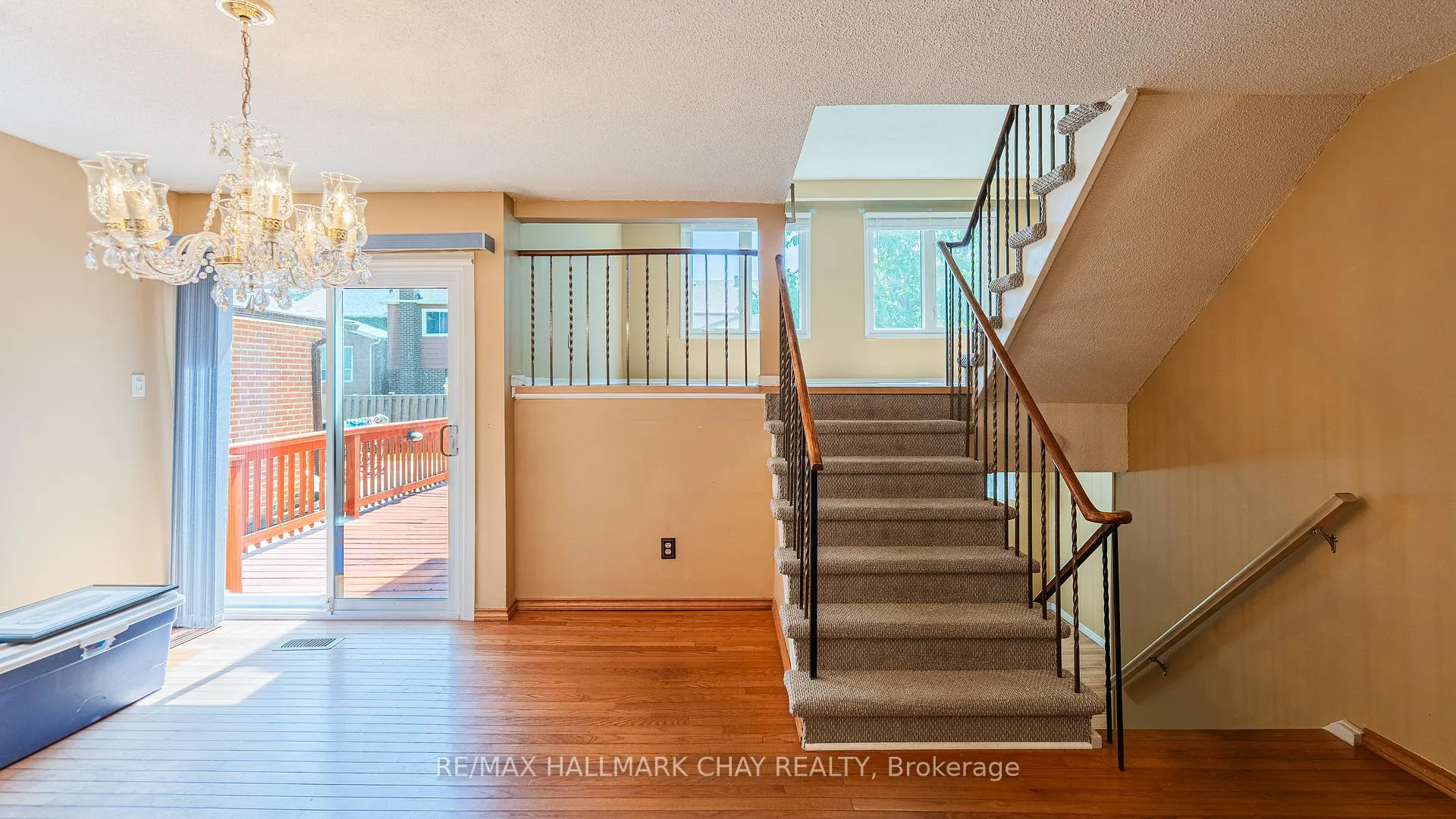 Photo 6 of 22 Rowe Court, Brampton, Brampton West — HOMEH