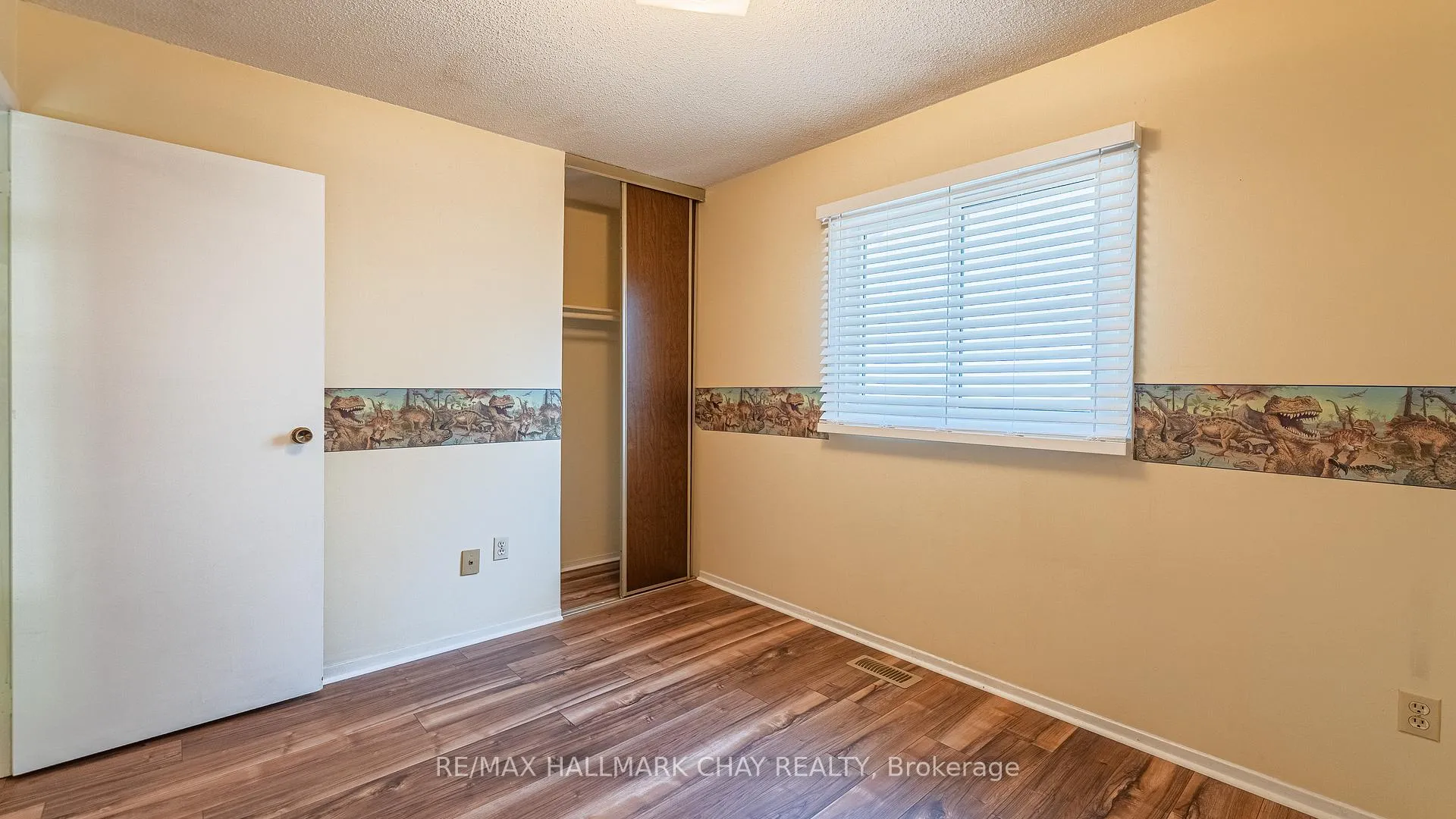 Photo 24 of 22 Rowe Court, Brampton, Brampton West — HOMEH
