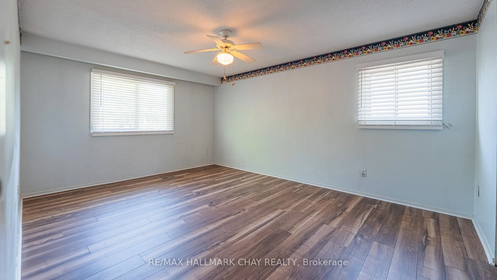 Photo 25 of 22 Rowe Court, Brampton, Brampton West — HOMEH