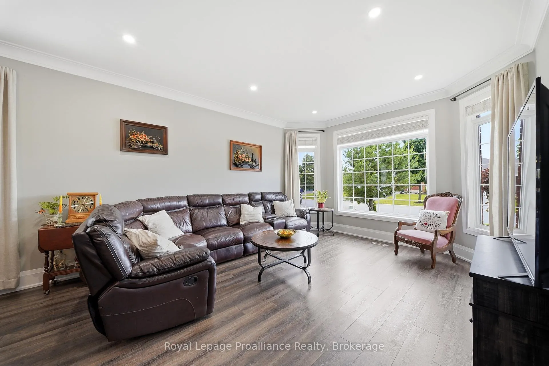 Photo 5 of 29 Hickory Grove, Belleville, Belleville Ward — HOMEH