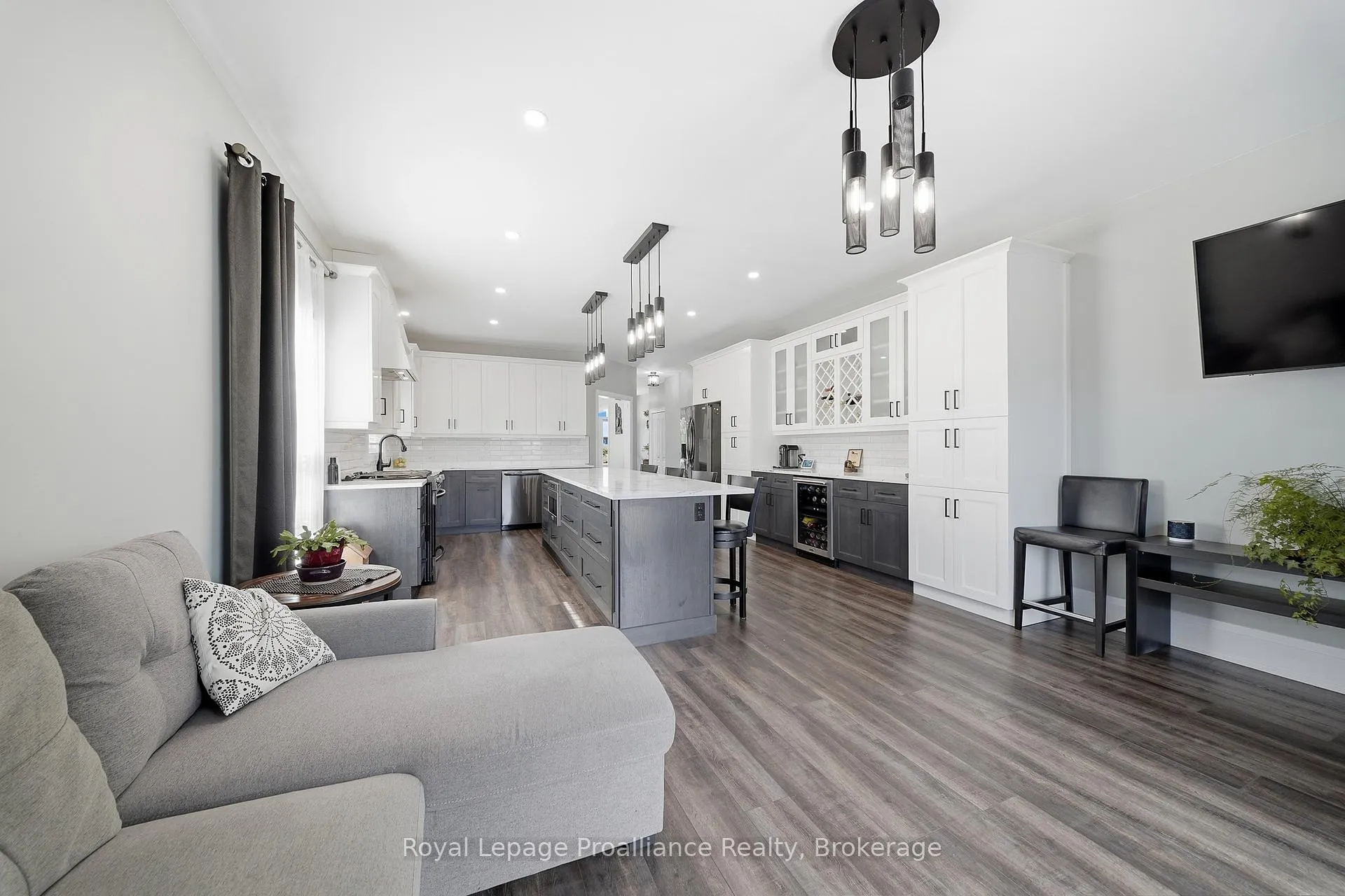 Photo 15 of 29 Hickory Grove, Belleville, Belleville Ward — HOMEH