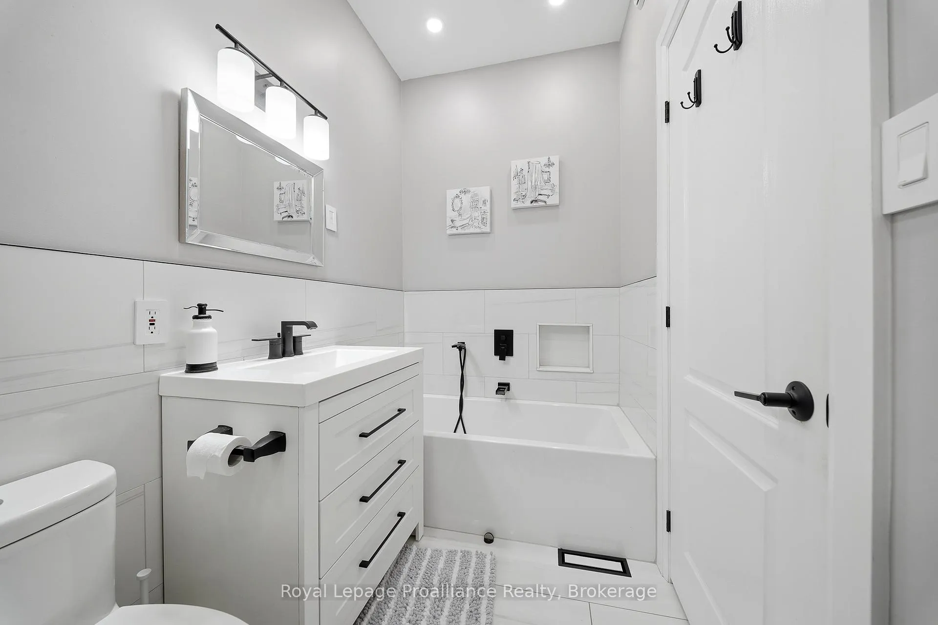 Photo 21 of 29 Hickory Grove, Belleville, Belleville Ward — HOMEH